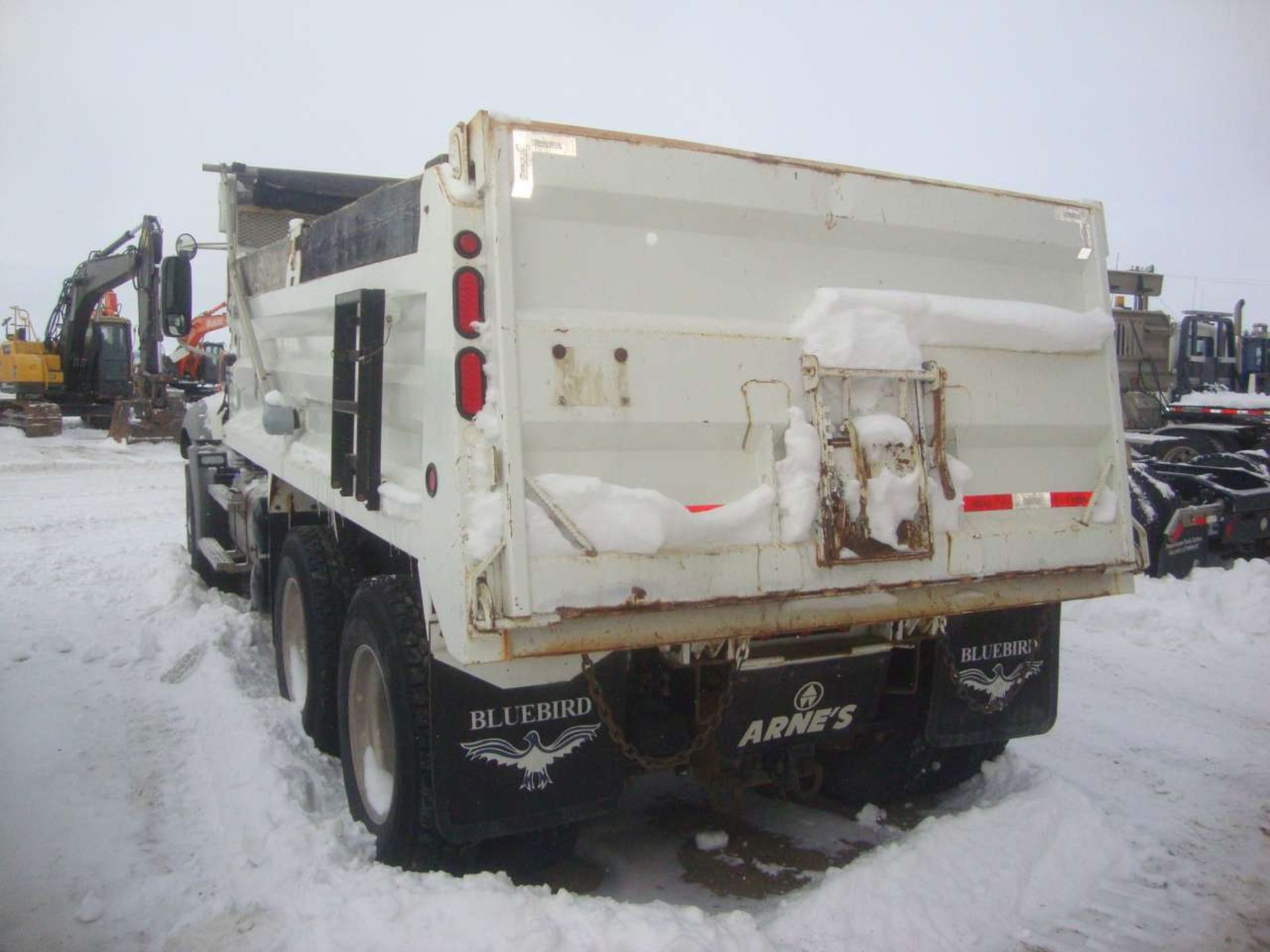 2015 Mack GU533 Granite Tandem Axle Dump Truck - Image 14 of 16