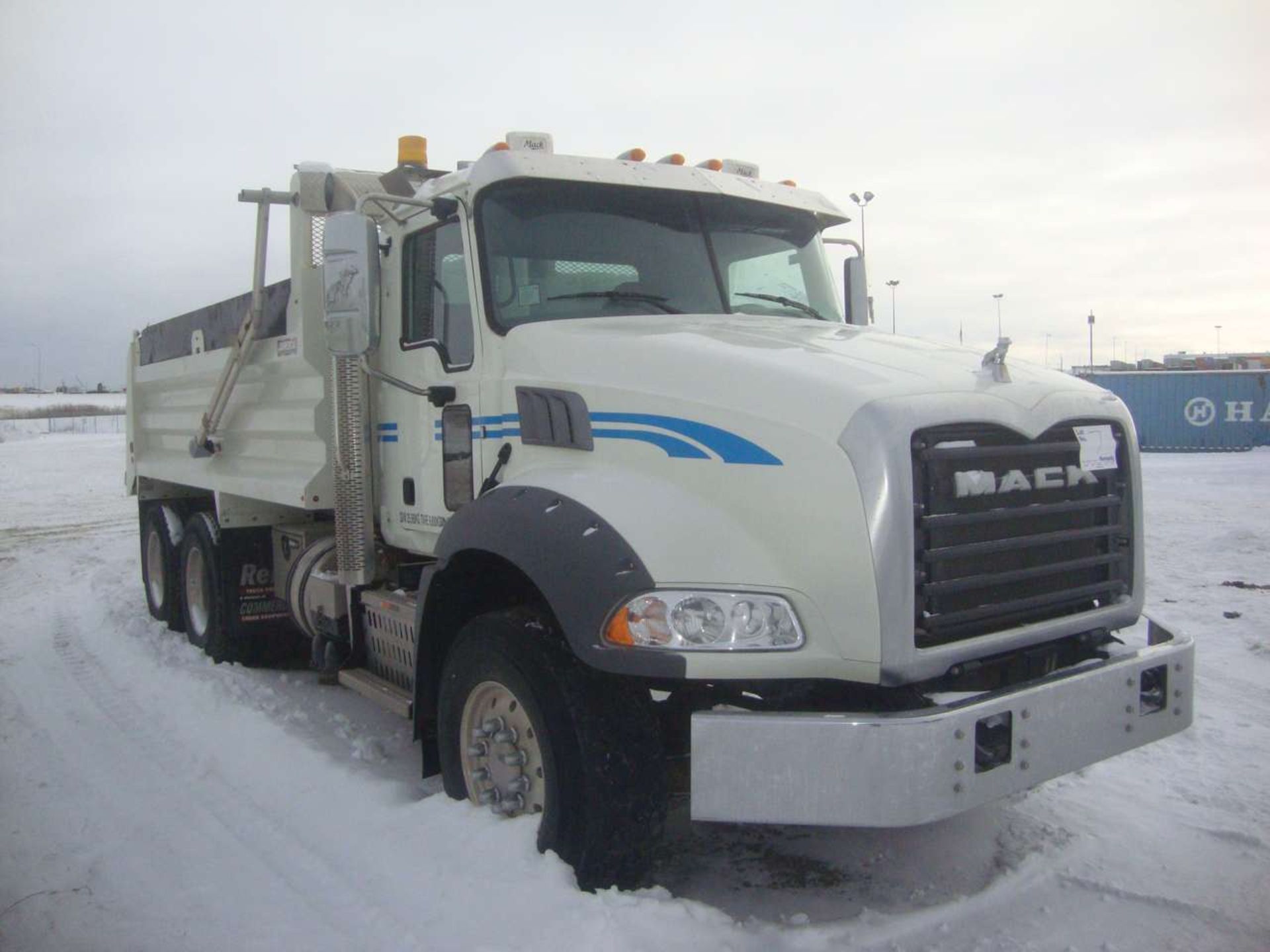 2016 Mack GU533 Granite Tandem Axle Dump Truck - Image 2 of 16