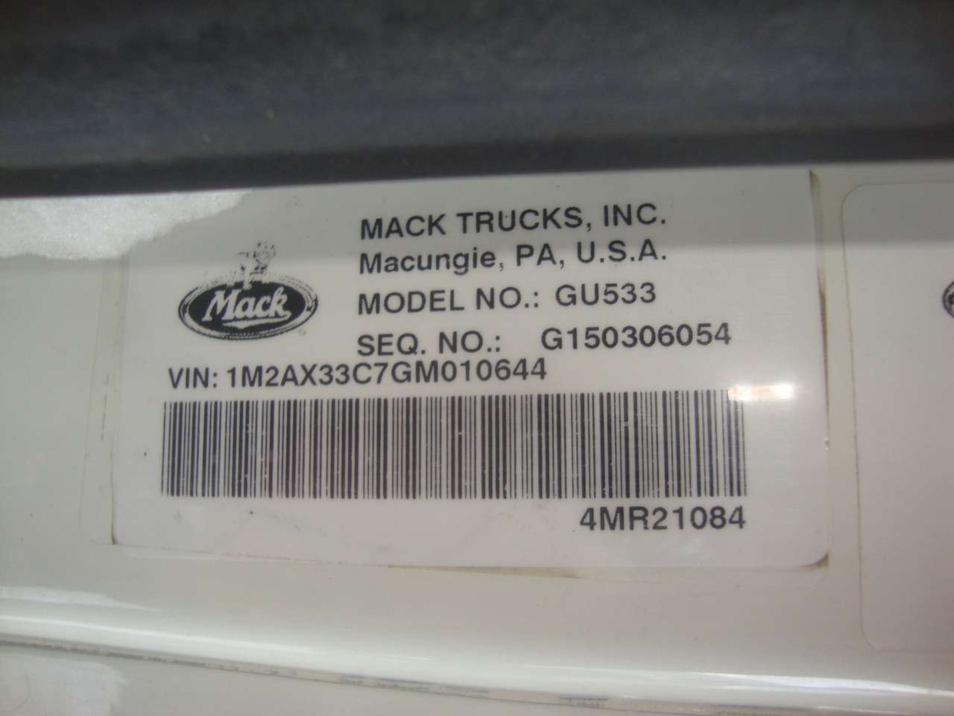 2015 Mack GU533 Granite Tandem Axle Dump Truck - Image 7 of 16