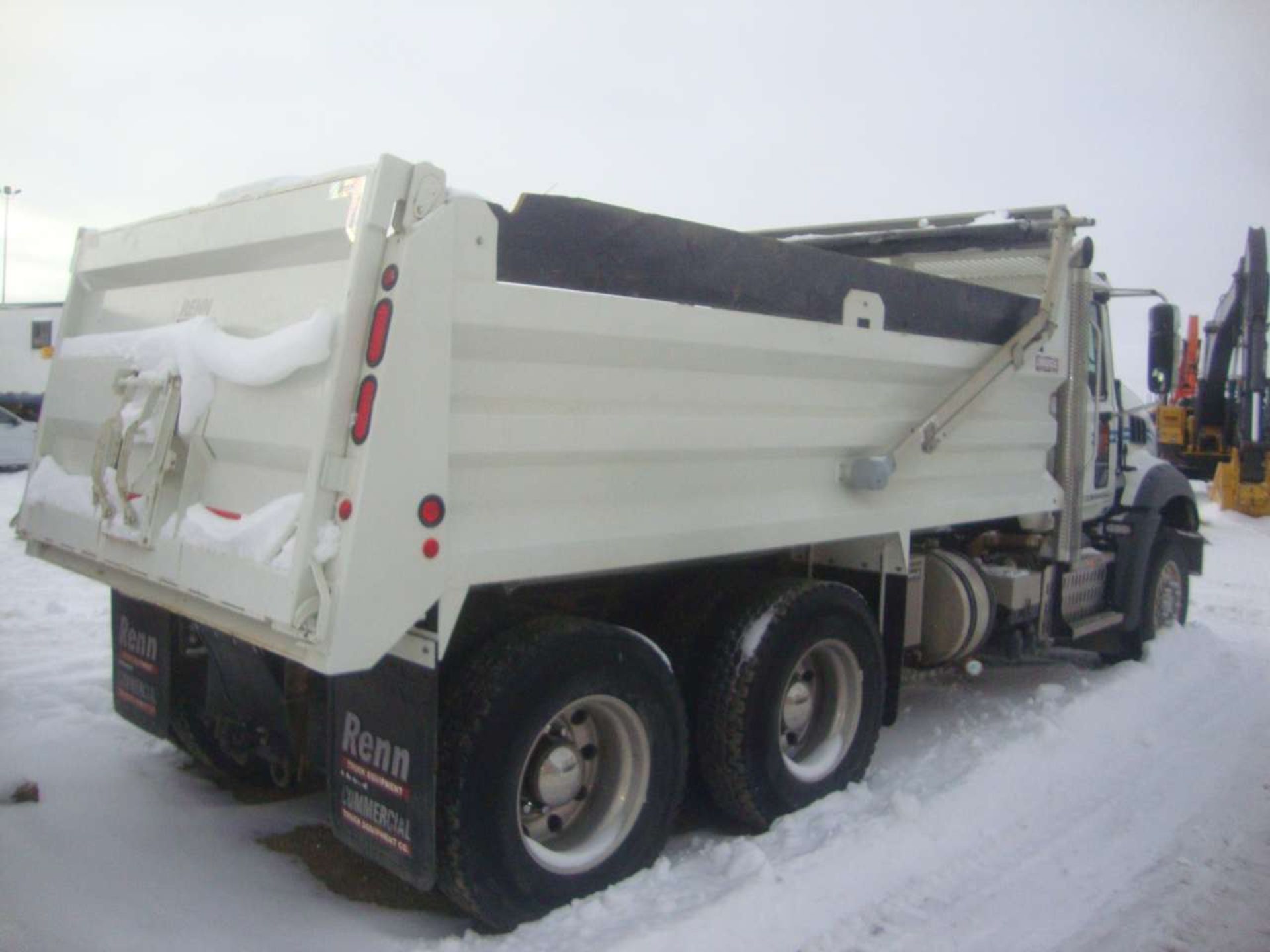 2016 Mack GU533 Granite Tandem Axle Dump Truck - Image 15 of 16