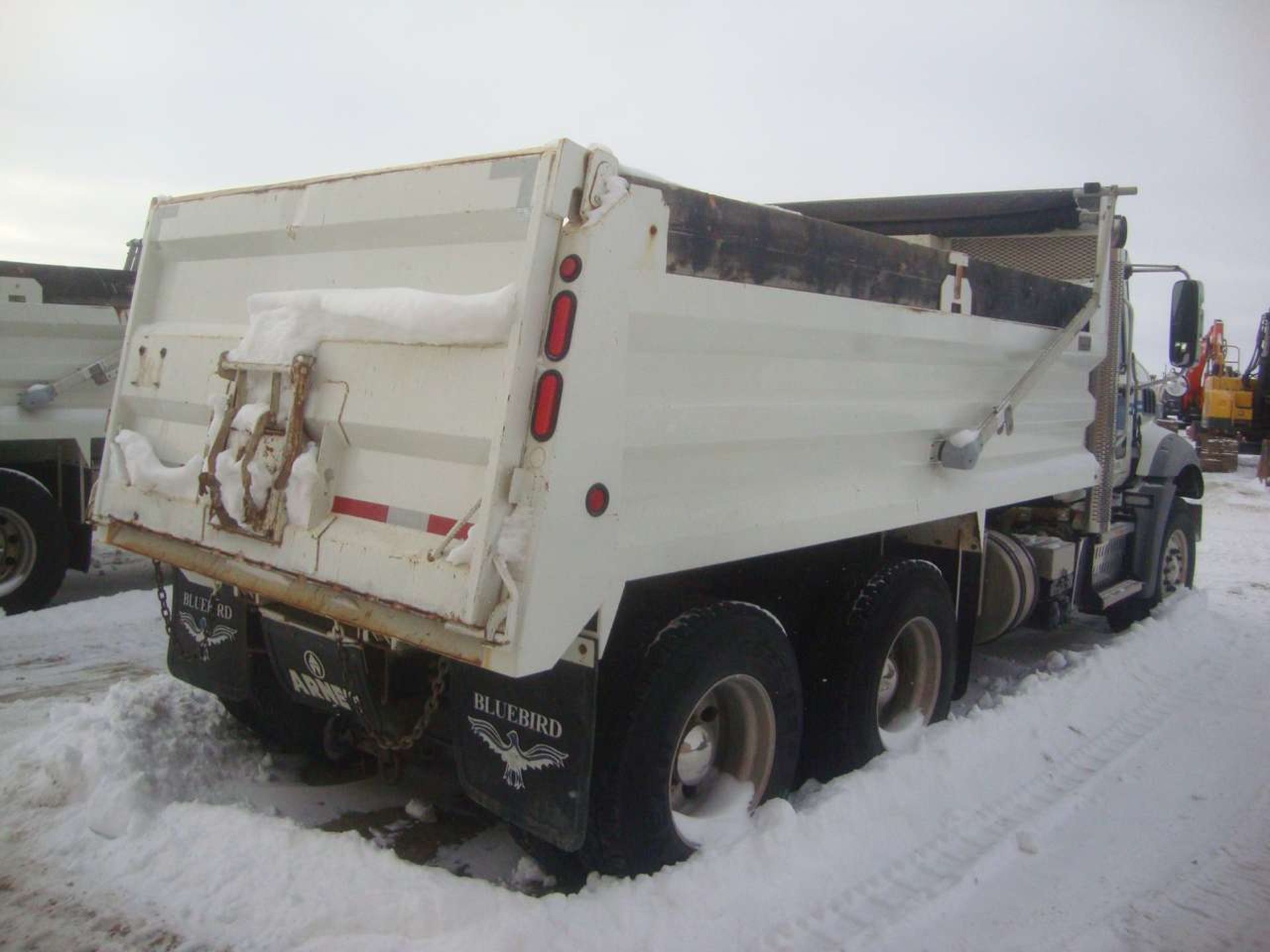 2015 Mack GU533 Granite Tandem Axle Dump Truck - Image 15 of 16