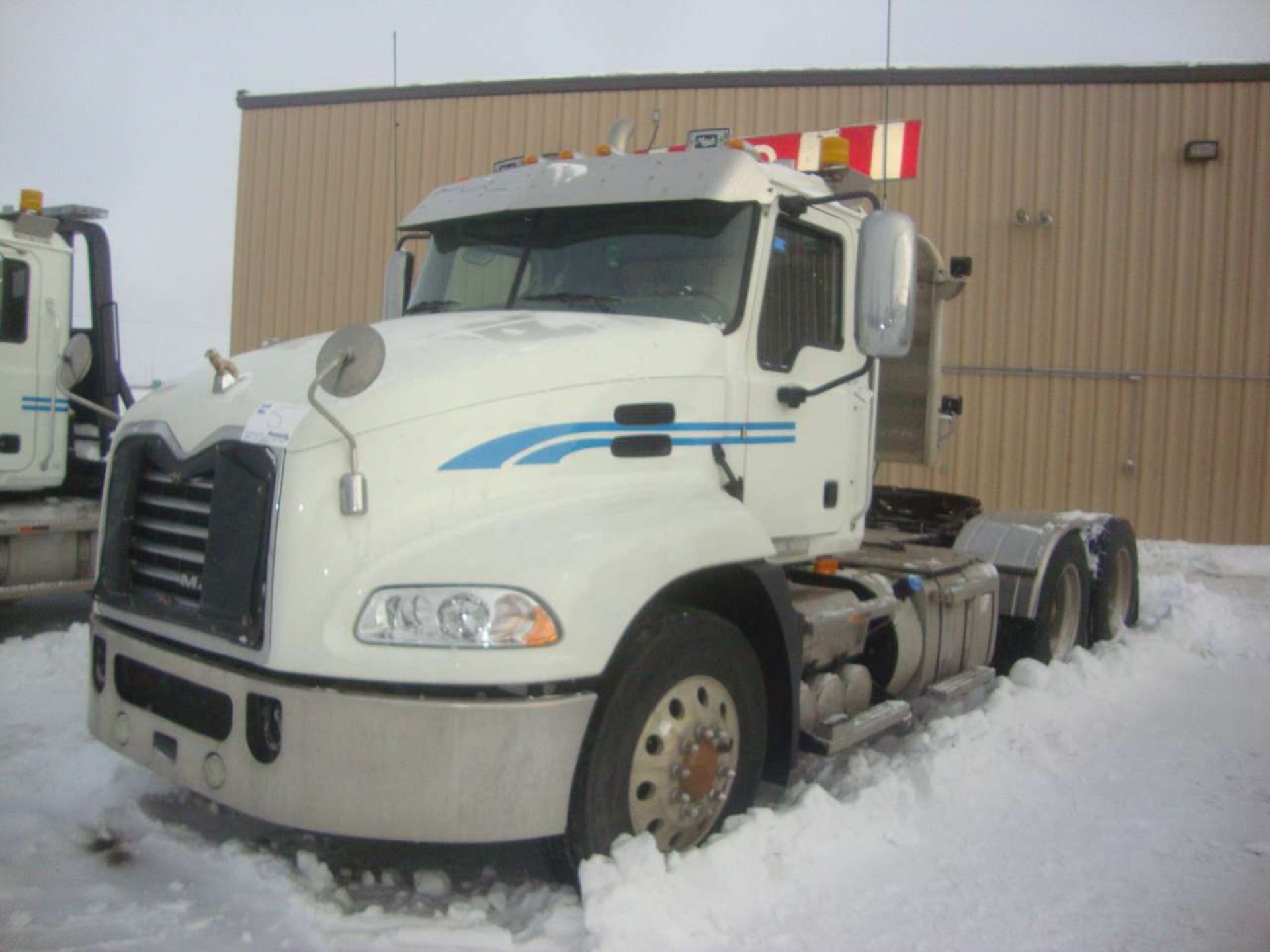 2015 Mack CXU613 Granite Tandem Axle Tractor