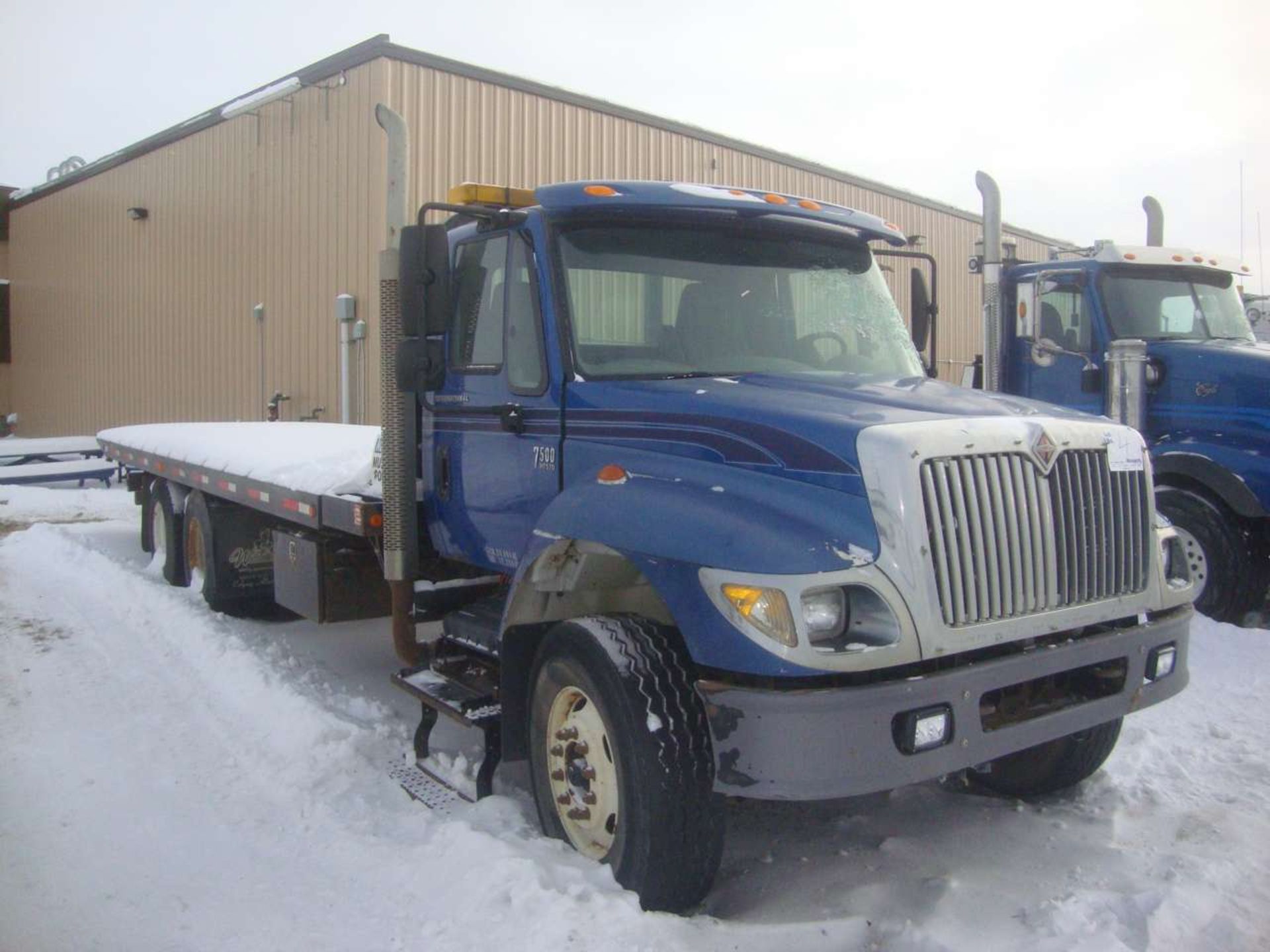 2007 International 7500 SBA 6x4 Recovery Deck Truck - Image 2 of 12