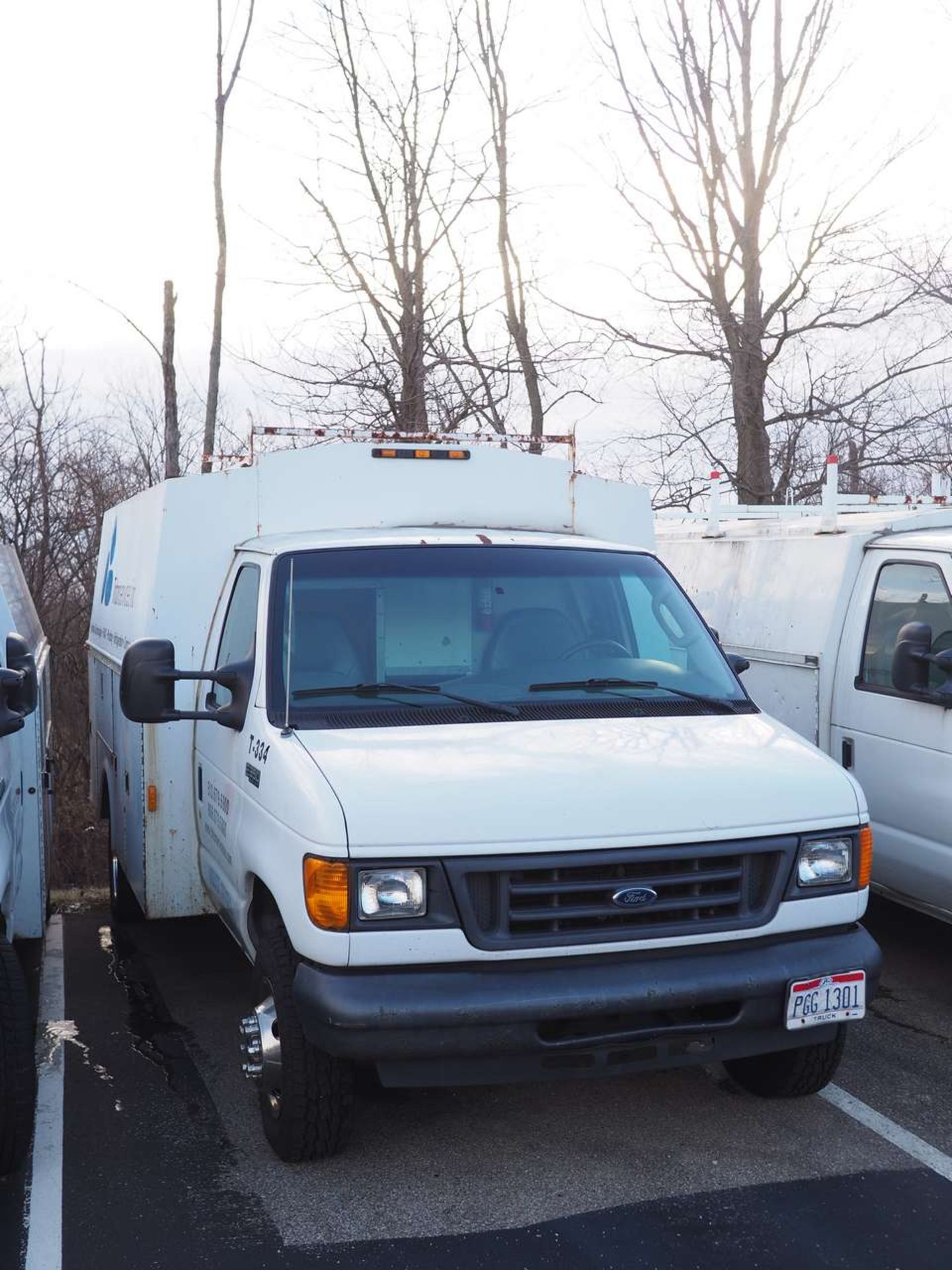 2005 Ford E350 Cutaway Service Van - Image 3 of 3