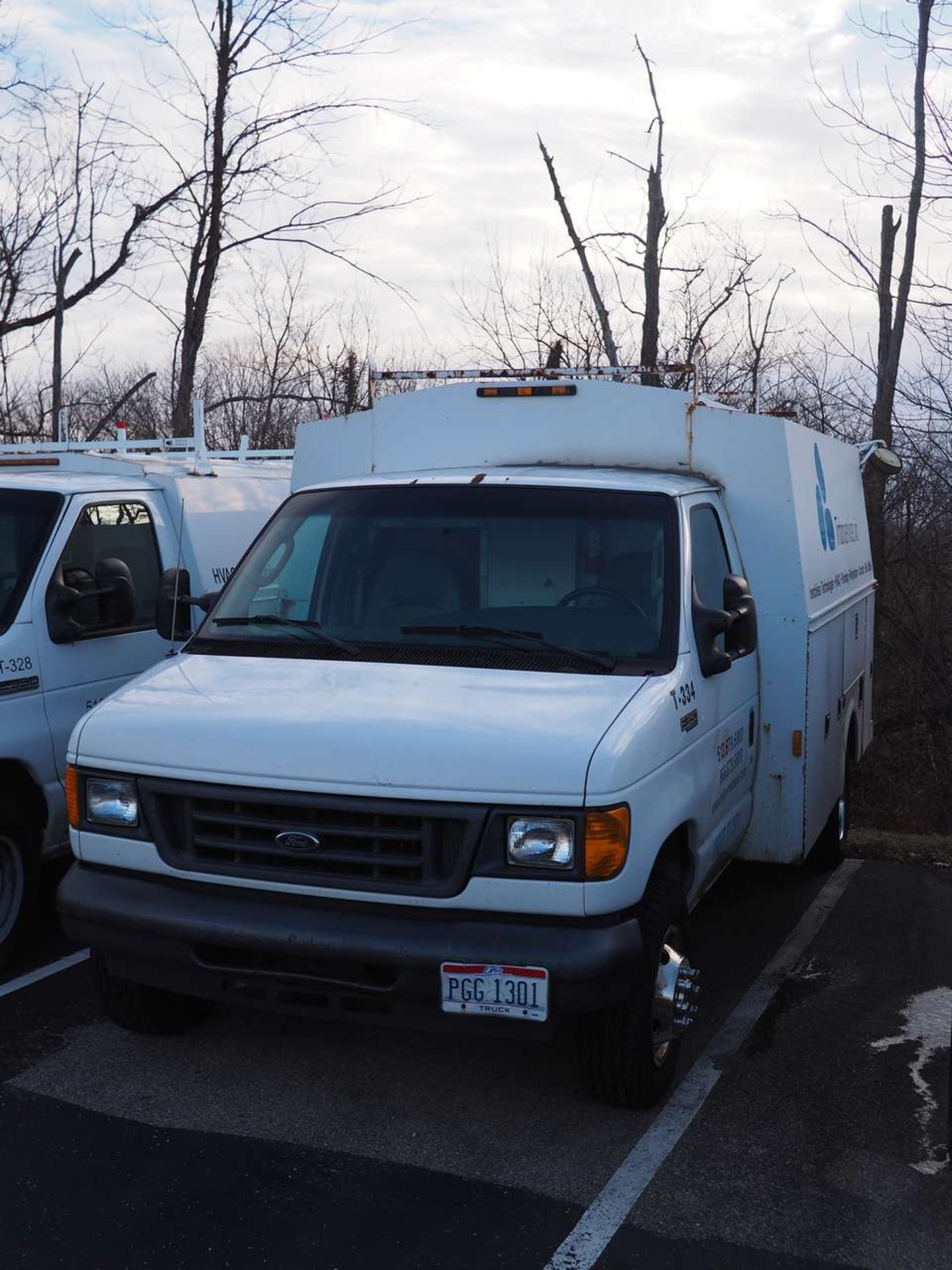 2005 Ford E350 Cutaway Service Van