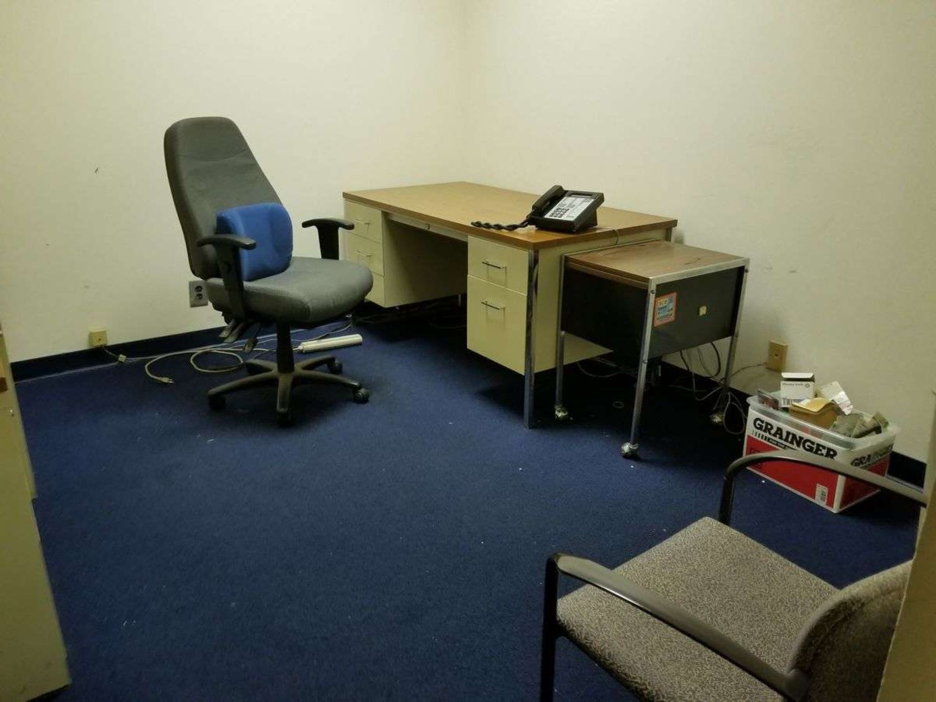 Office Furniture - Image 8 of 18