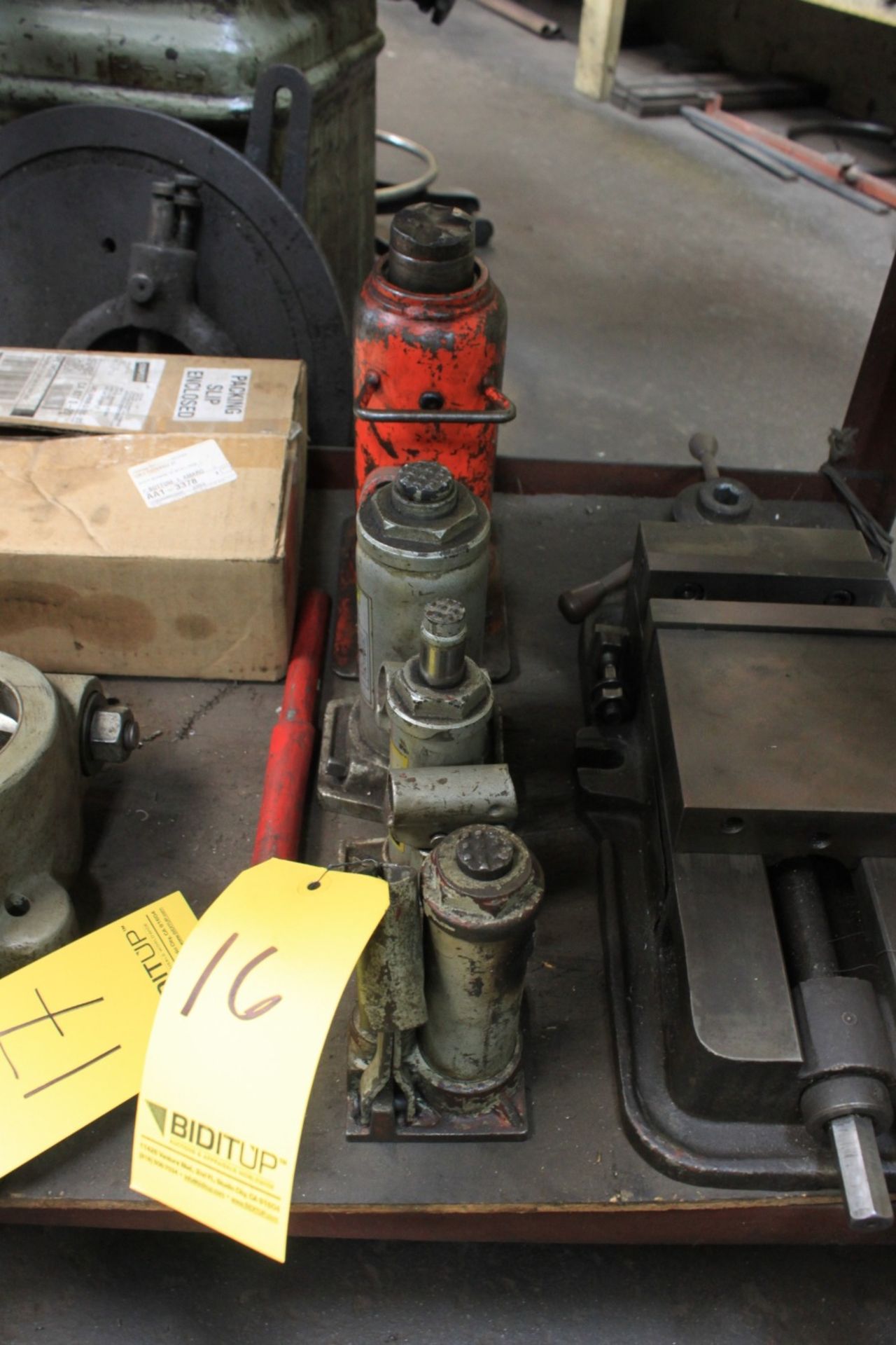 Hydraulic Bottle Jacks - Image 2 of 2