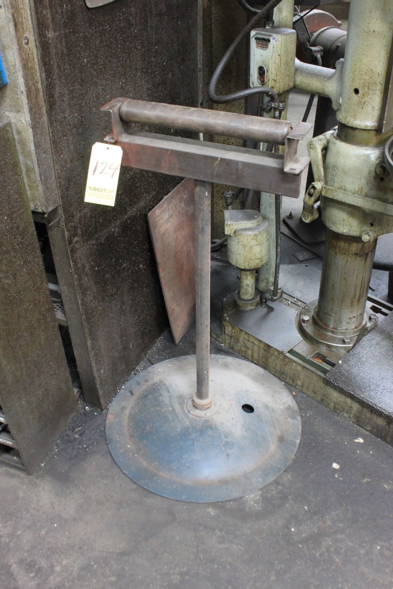 17-1/2" Wide Roller Stand