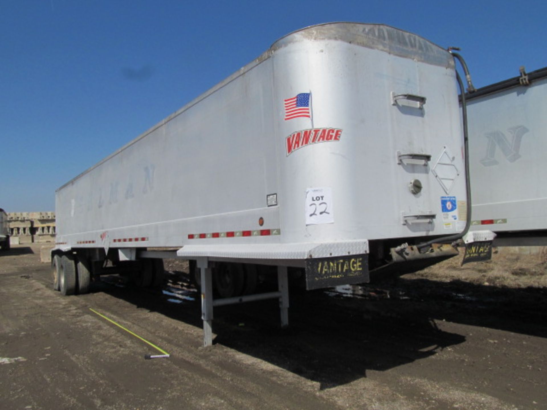 2006 Vantage End Dump Trailer (VIN: 4ETAA39256ATA1070) (Subject To Confirmation)