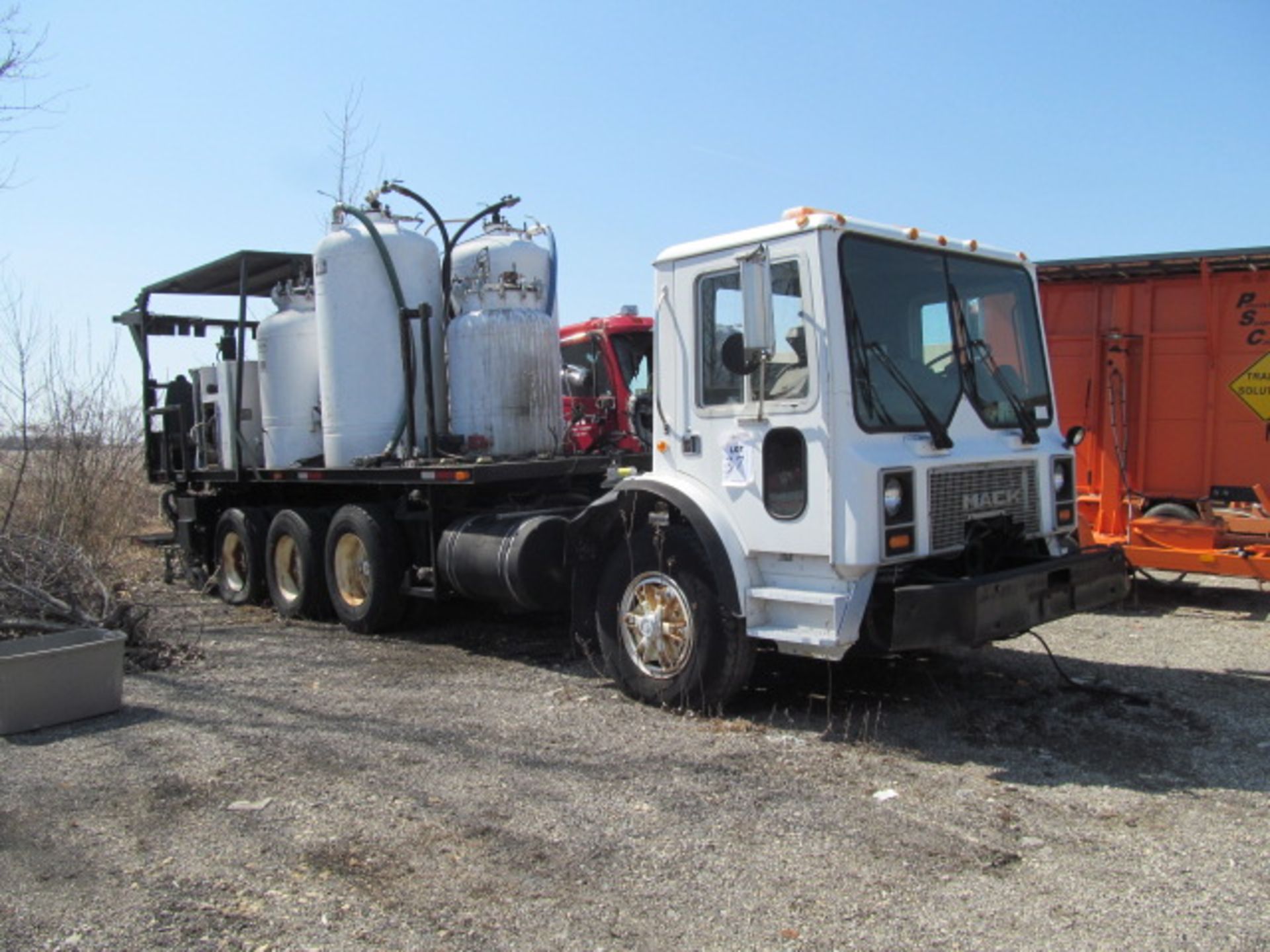 Mack Tractor Truck with Digital Lline Paint System (VIN: 1M215195CQM005134) [Estimated Mileage: