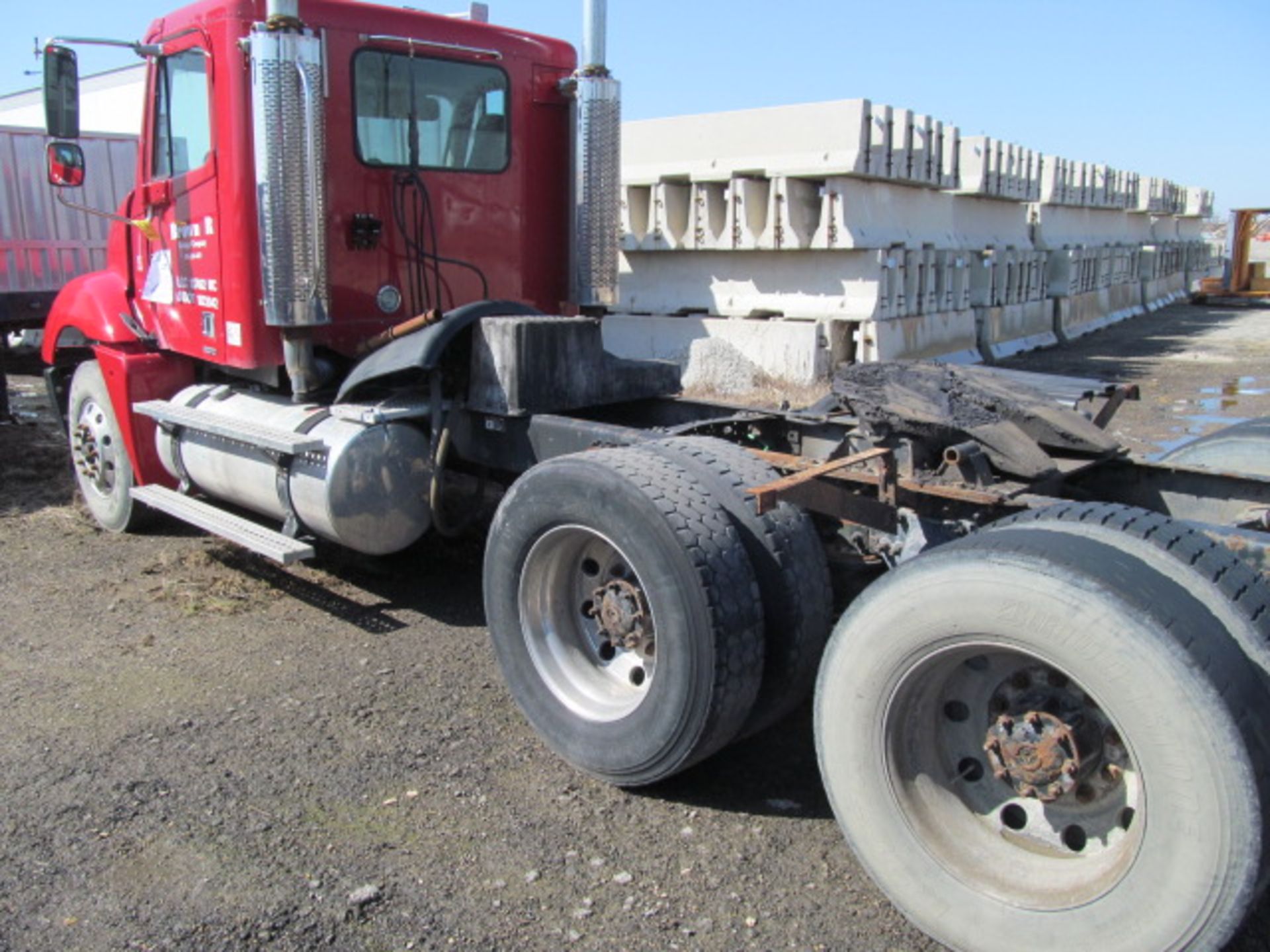 2006 Freightliner Tractor Truck (VIN: 1FUJA6CVTGU60140) [Estimated Mileage: UNKNOWN - Needs Work - - Image 3 of 3