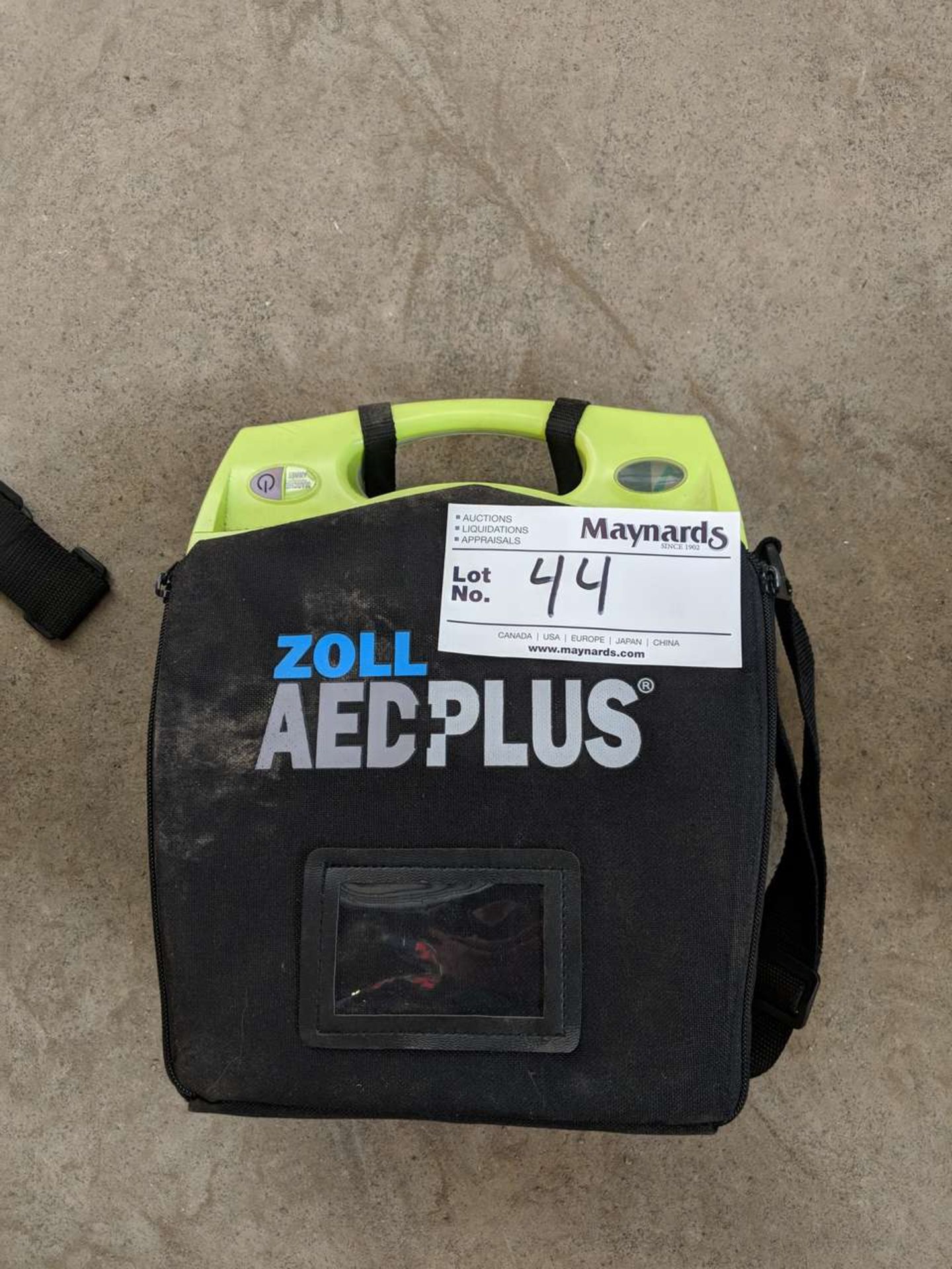 ZOLL AED PLUS DEFIBRILLATOR