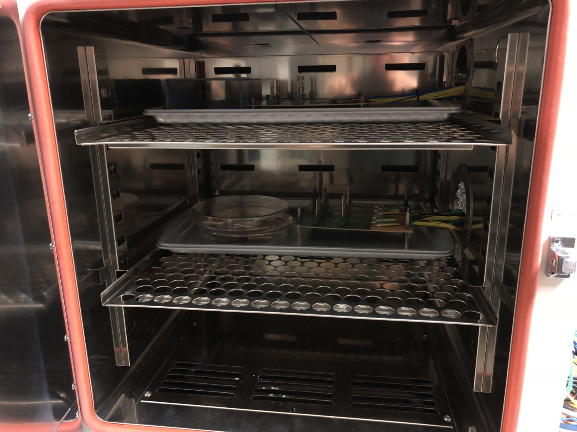 Yamato DKN402 Constant Temperature Oven, S/N BA800018 - Image 2 of 4
