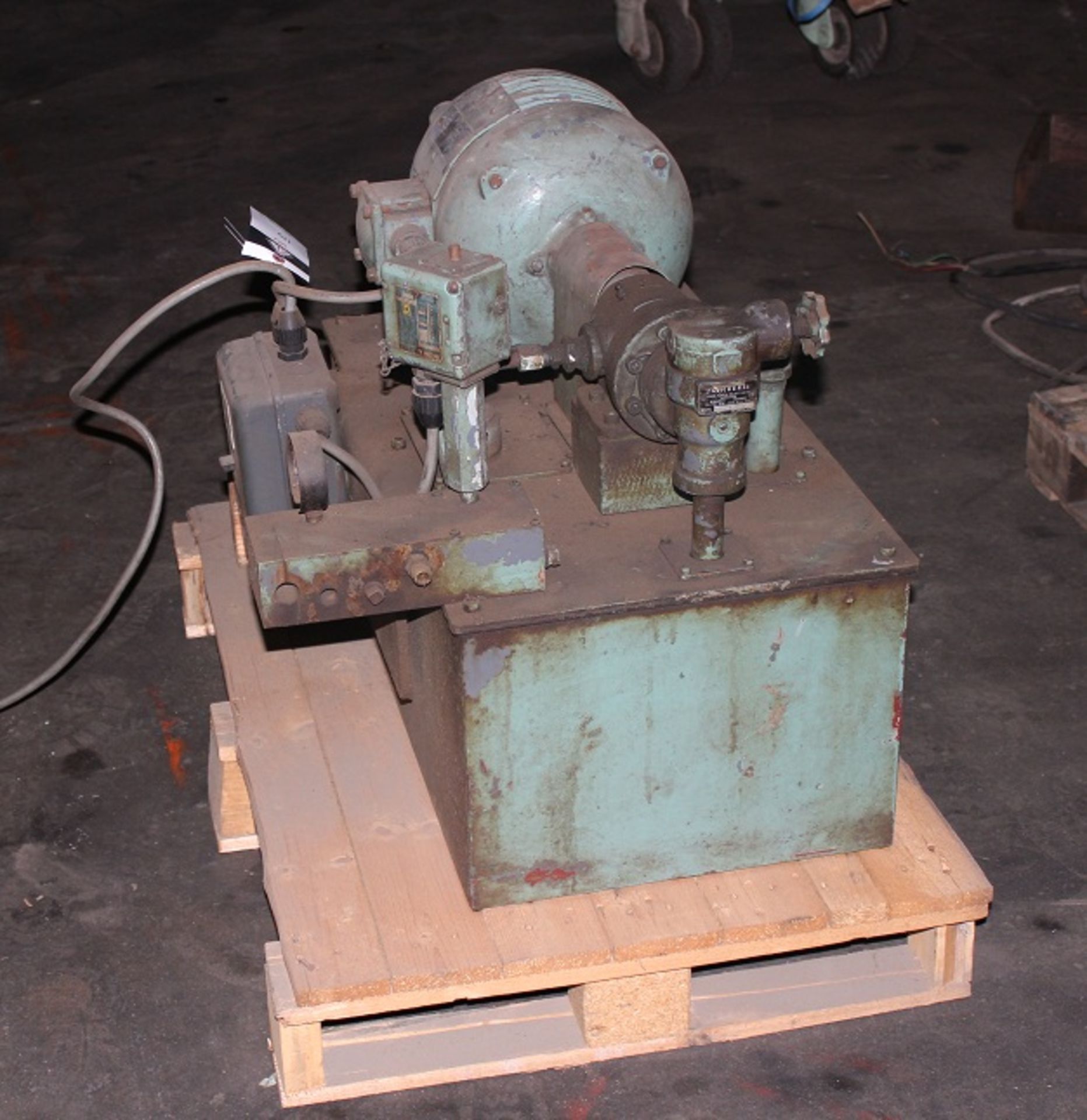 Hydraulic Pump & Tank, 10 Gallon x 2 HP, Mdl:, Located In: Huntington Park, CA