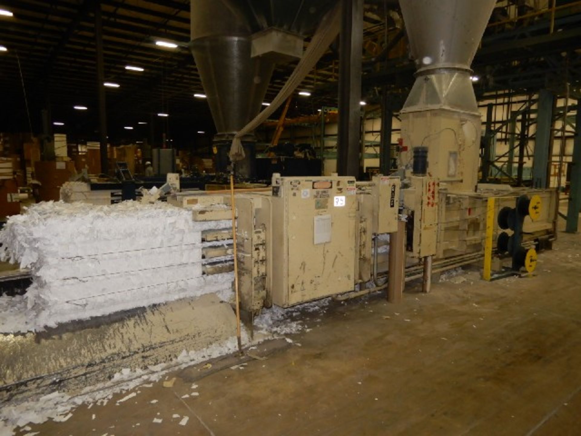 Maren Horizontal Autotie Baler, Mdl: 325-902, S/N: 997242, Located In: Combined Locks, WI - Image 4 of 9