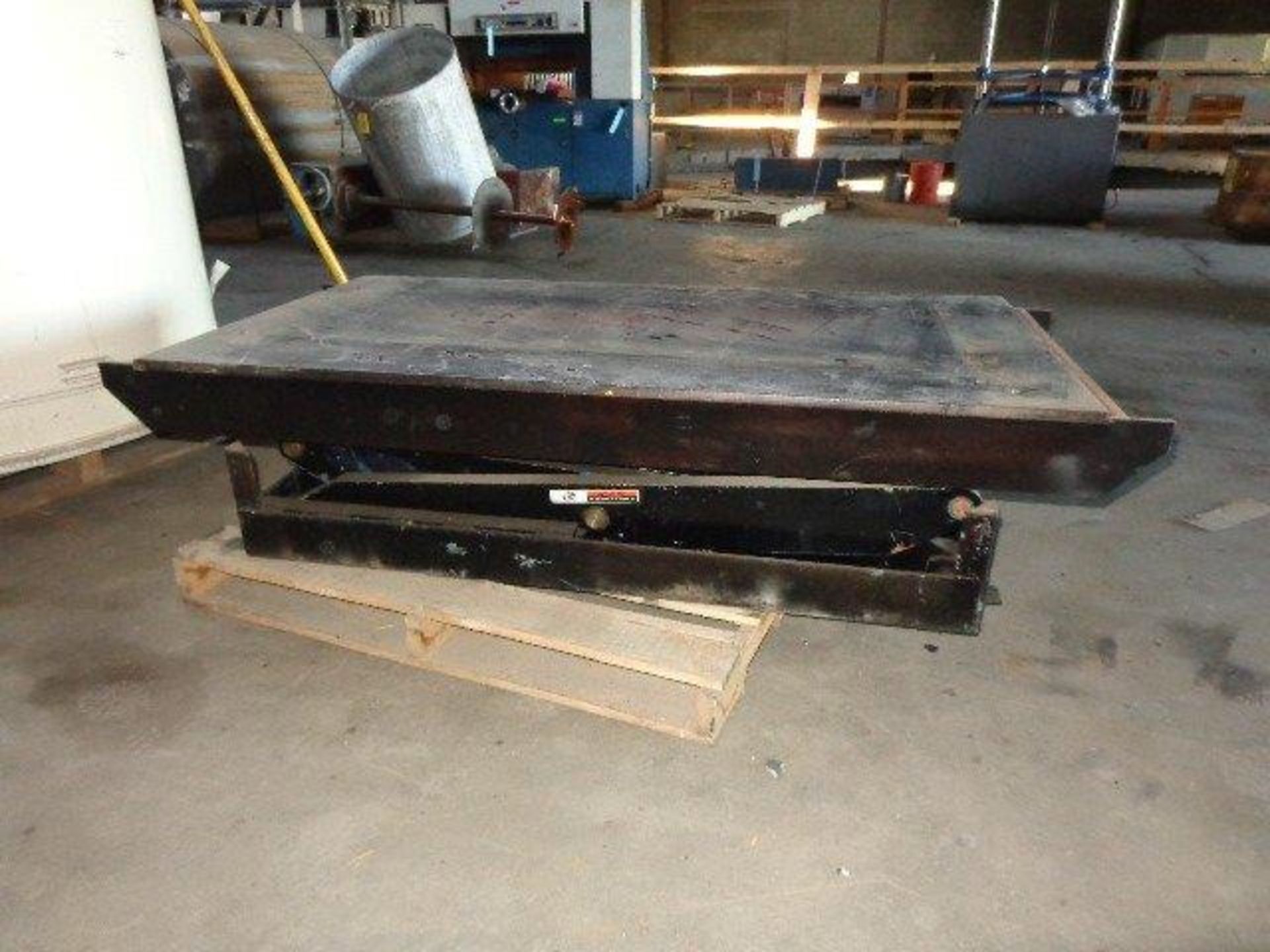 Advanced Lift Mdl. TSL 672 Lift Table. S/N 23285/1099Table Dimensions: 30" wide X 60" long Flat - Image 2 of 3