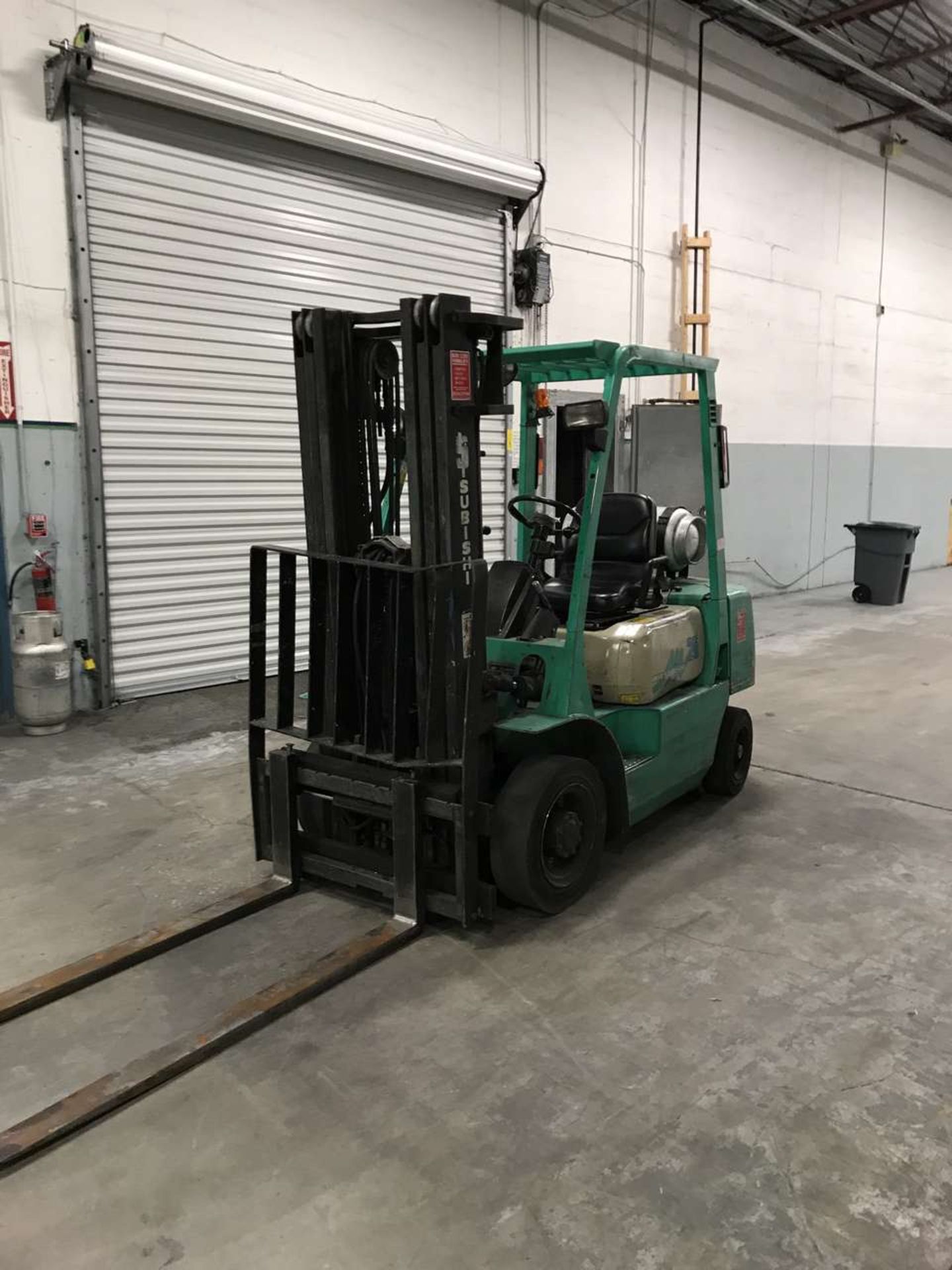 Mitsubishi FGC25 Propane Forklift - Image 3 of 11