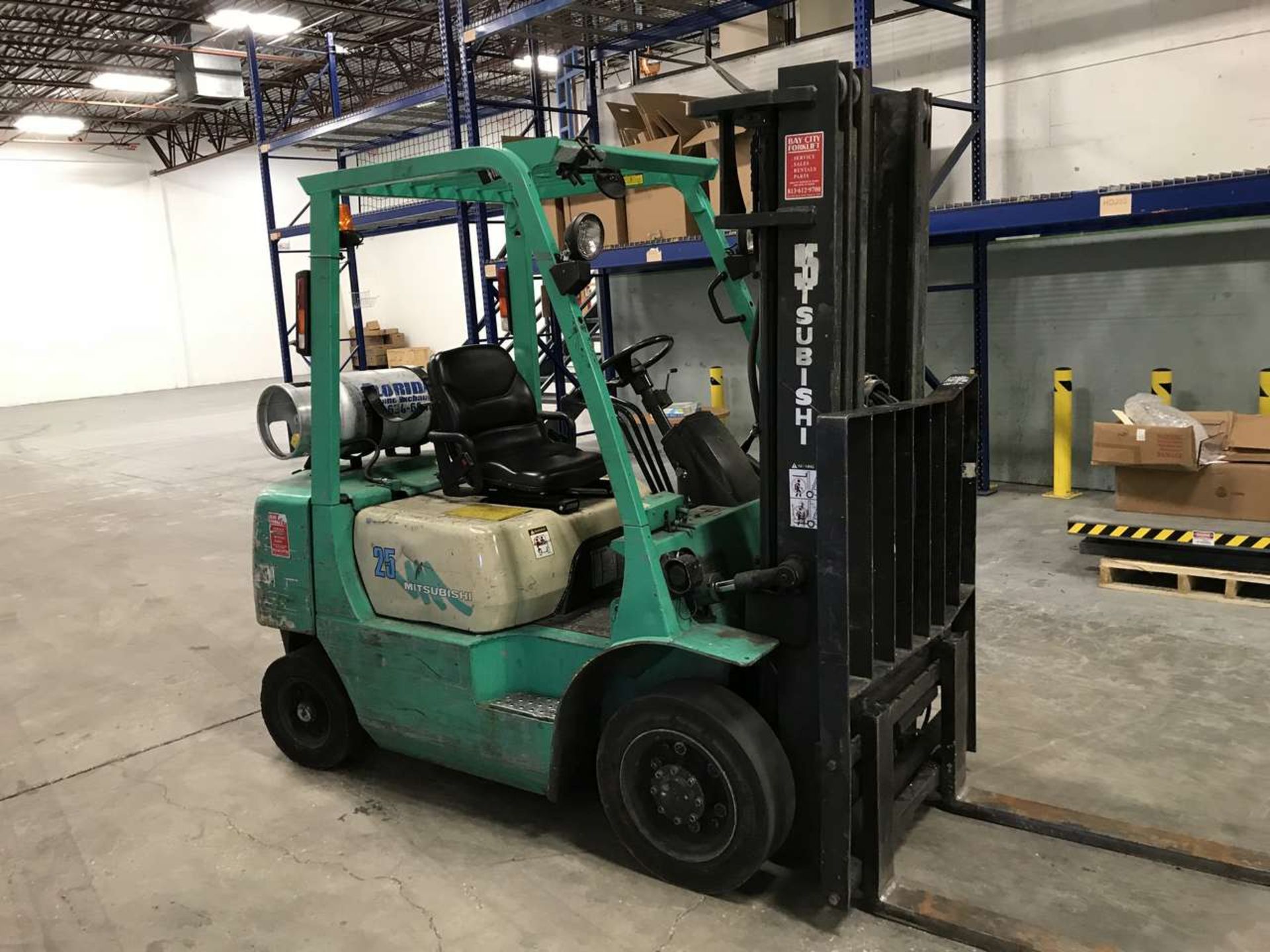 Mitsubishi FGC25 Propane Forklift - Image 6 of 11