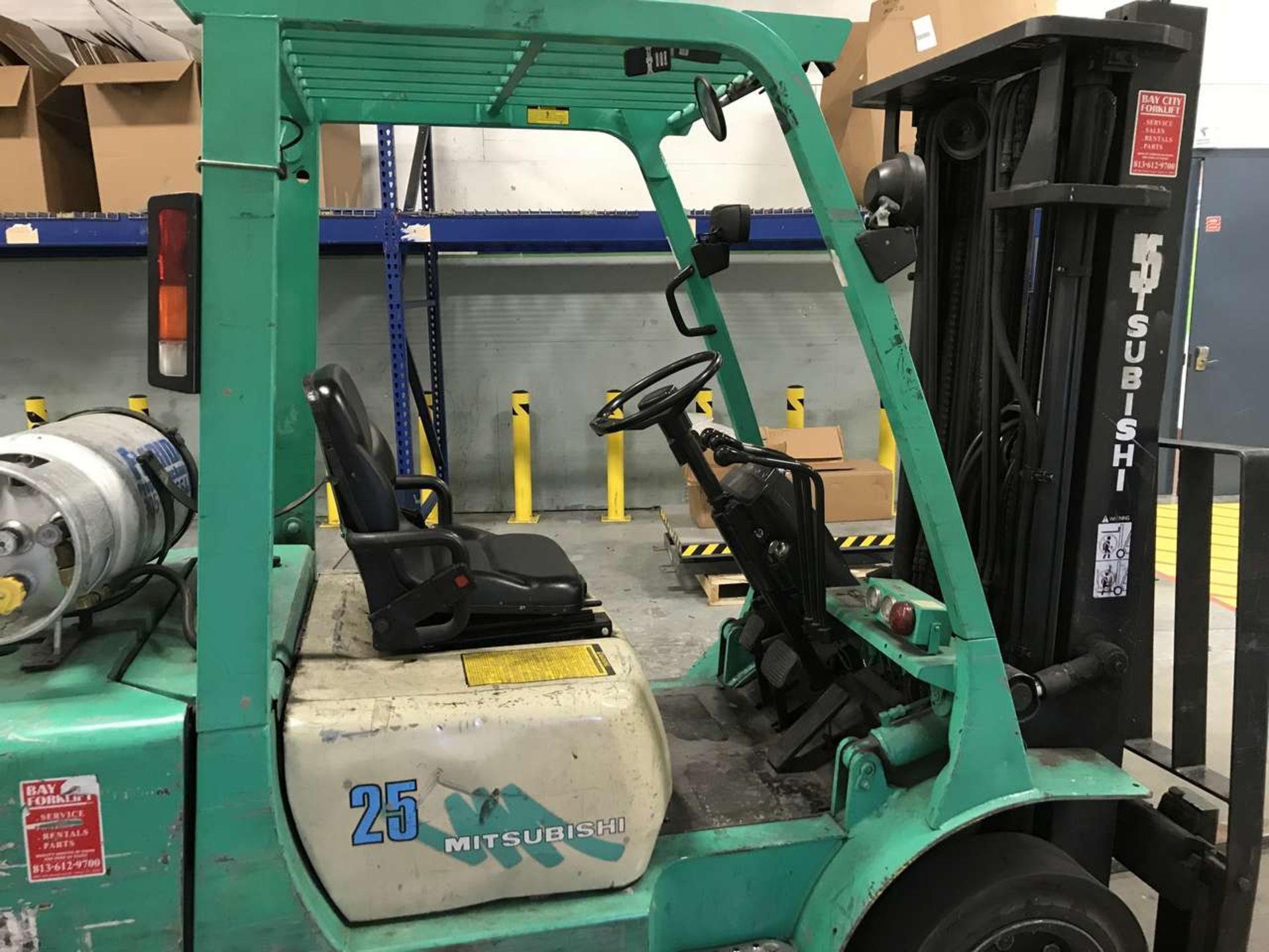 Mitsubishi FGC25 Propane Forklift - Image 8 of 11