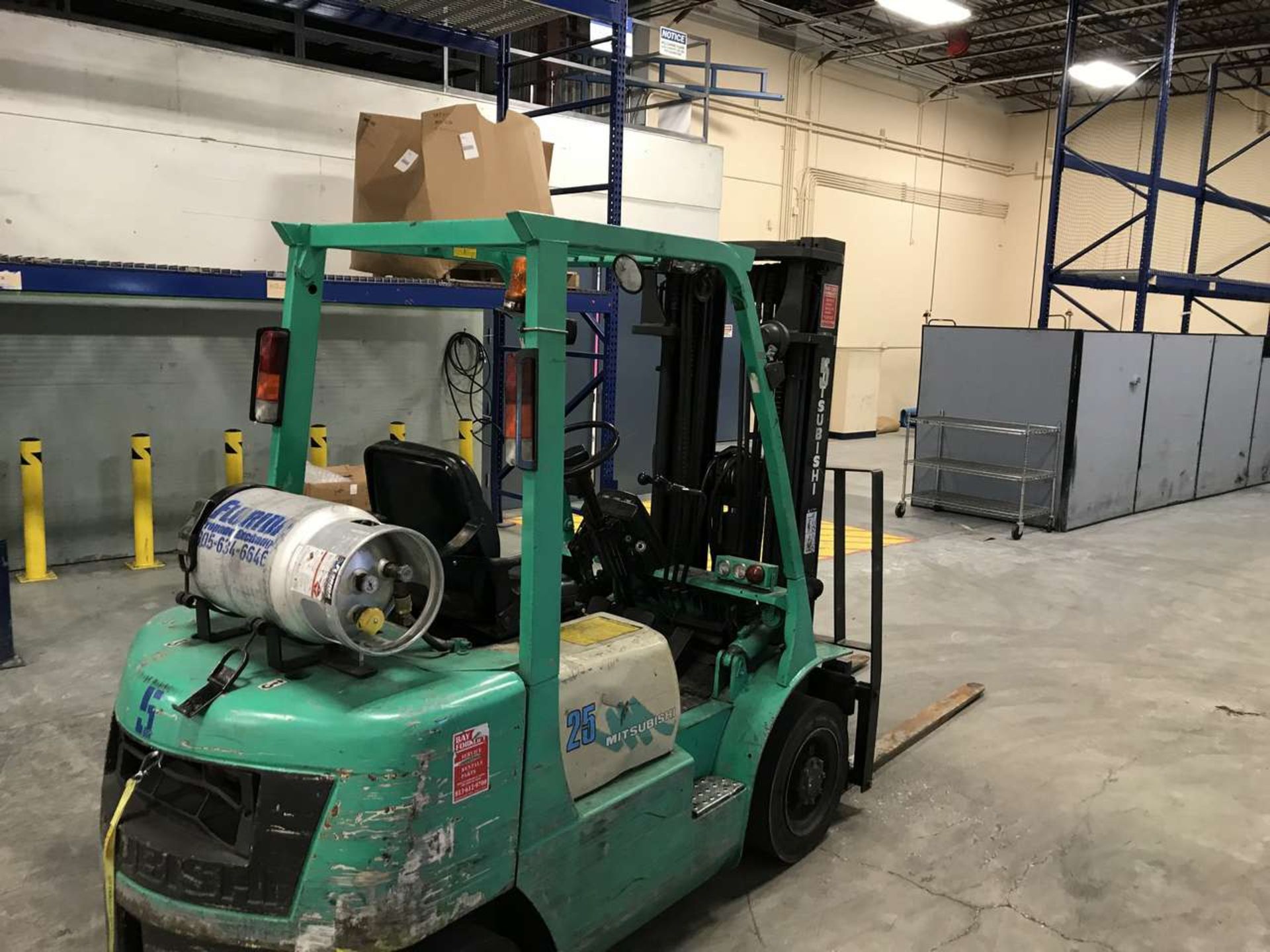 Mitsubishi FGC25 Propane Forklift - Image 9 of 11