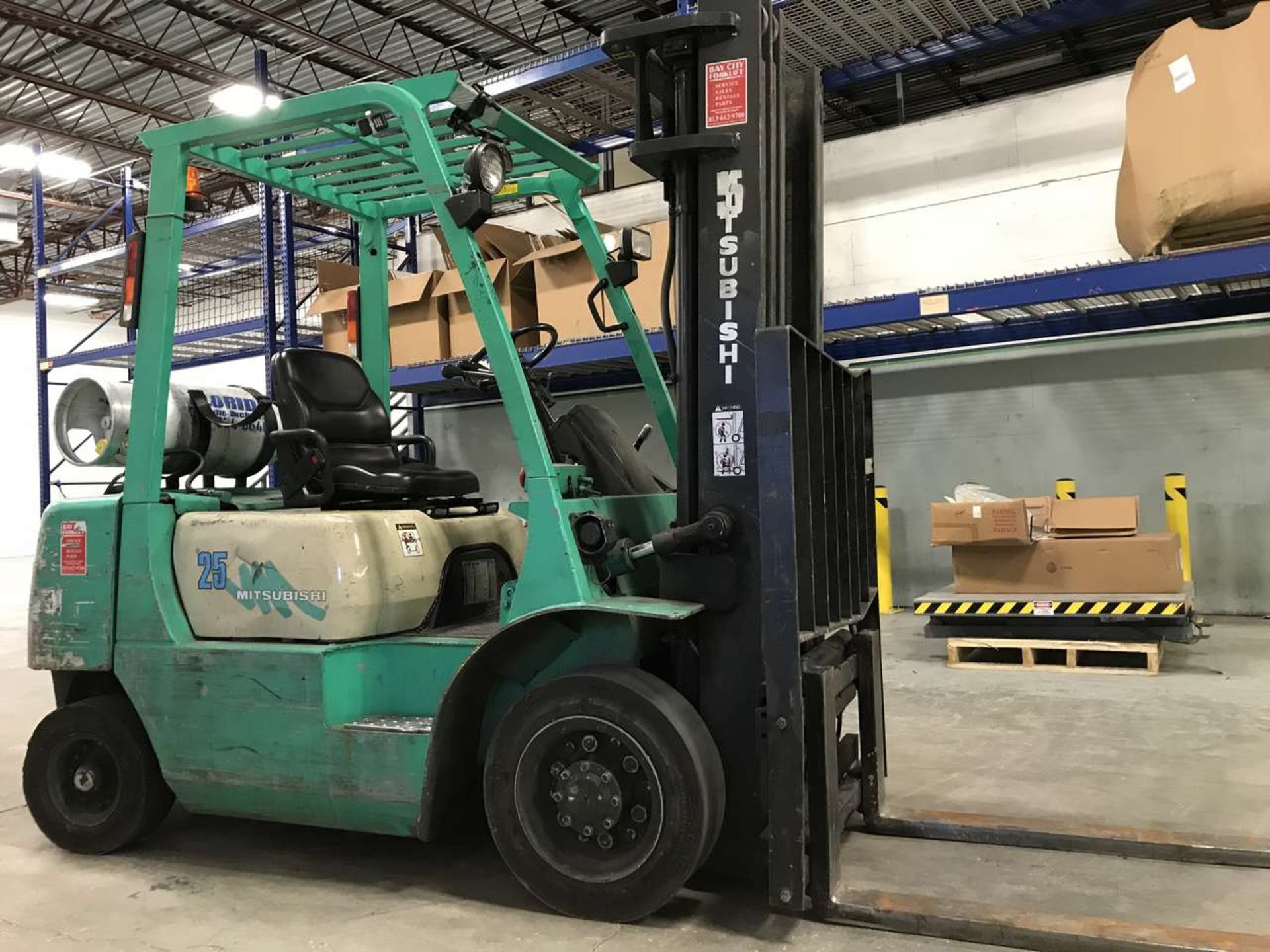 Mitsubishi FGC25 Propane Forklift - Image 7 of 11