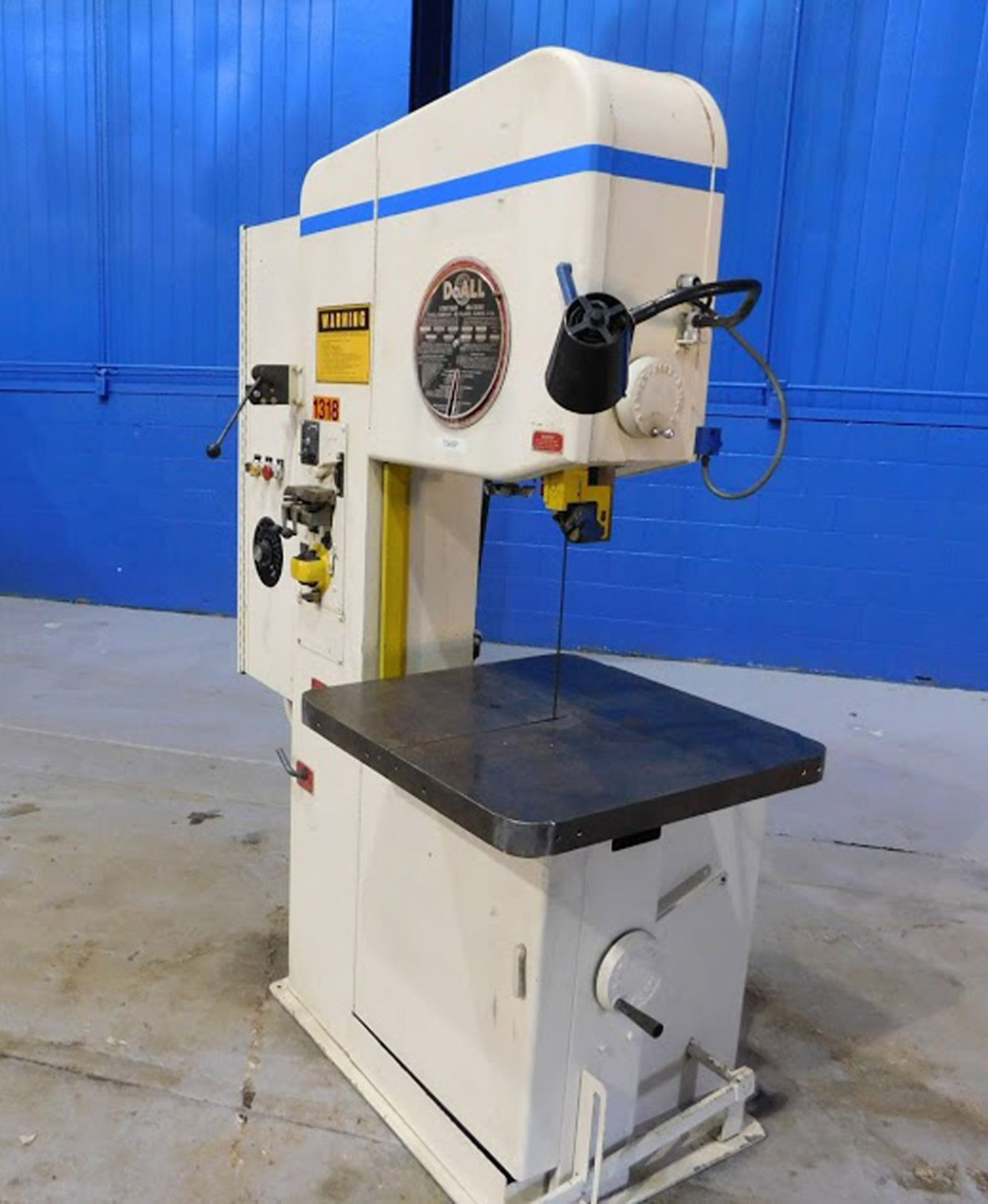 FREE LOADING - Located In: Painesville, OH - 1980 Doall Vertical Bandsaw, 20", Mdl: 2013- 20, S/N: - Image 2 of 8