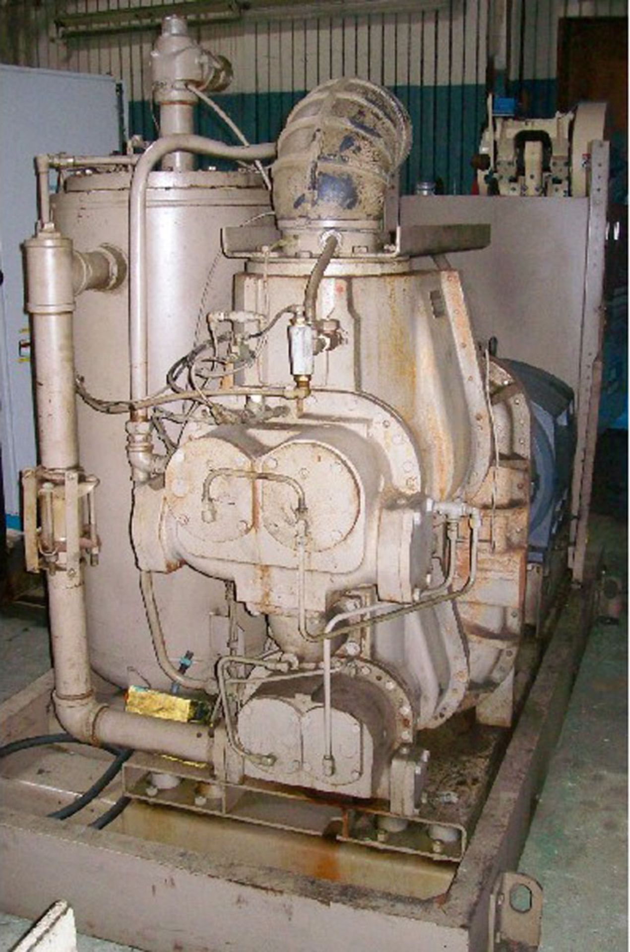 FREE LOADING - Located In: Monclova, OH, 2000 Leroi Compair Two Stage Oil Flooded Rotary Screw Air - Image 2 of 3