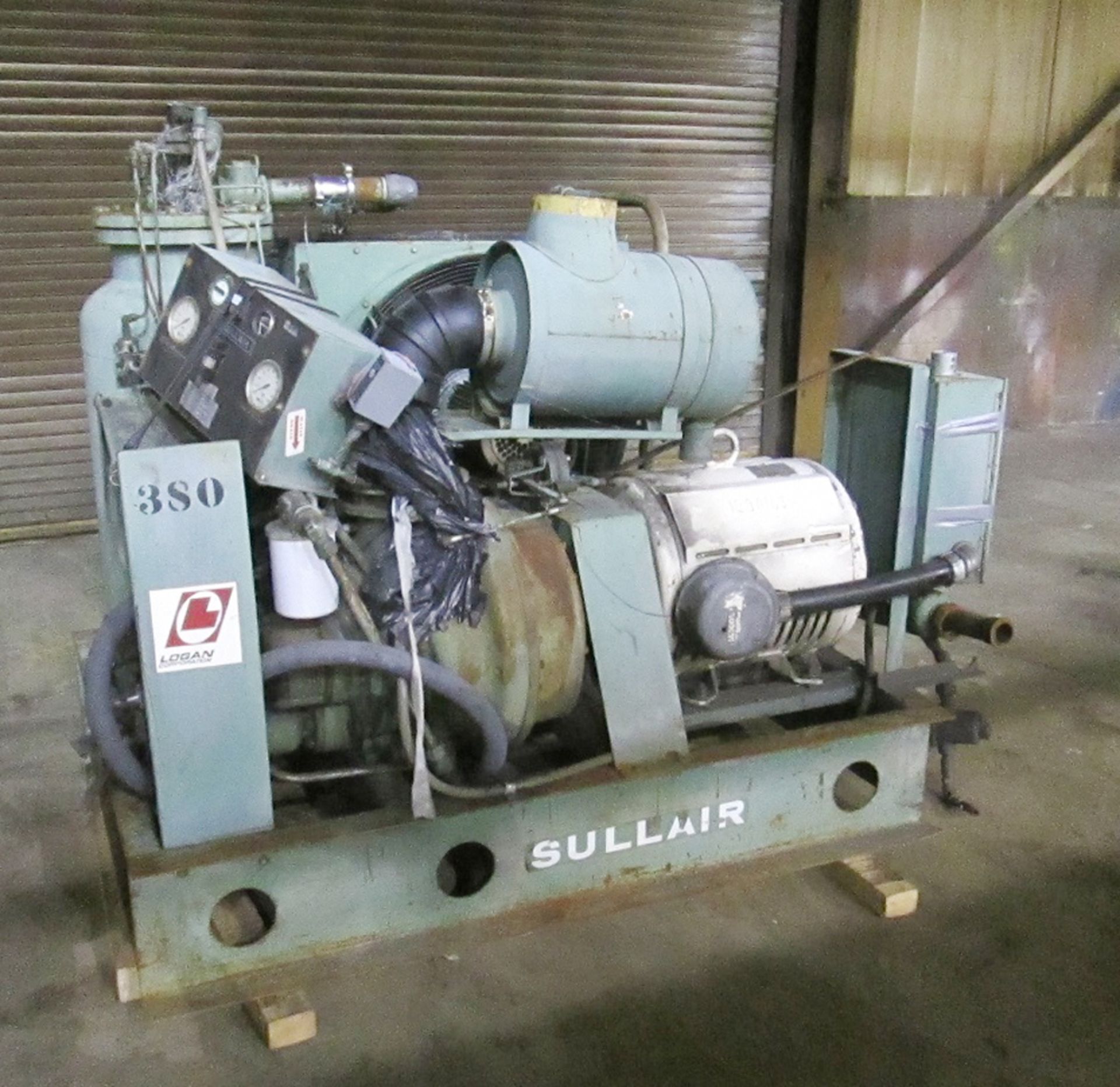 FREE LOADING - Located In: Painesville, OH, Sullair Rotary Screw Air Compressor, 110 CFM x 100