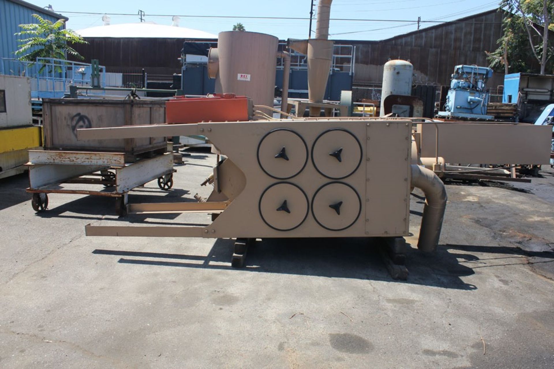 FREE LOADING - Located In: Huntington Park, CA, Torit Dust Collector System, 2,000 CFM, Mdl: 2DF4, - Image 4 of 5