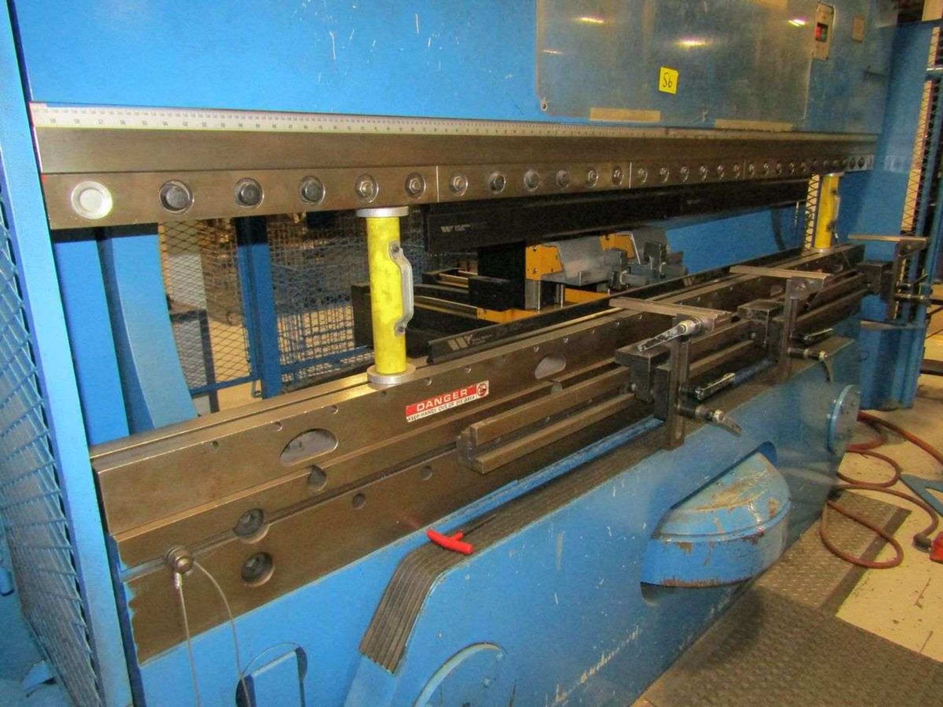 Cincinnati 350PFX8 350-Ton Hydraulic Press Brake - Image 3 of 13