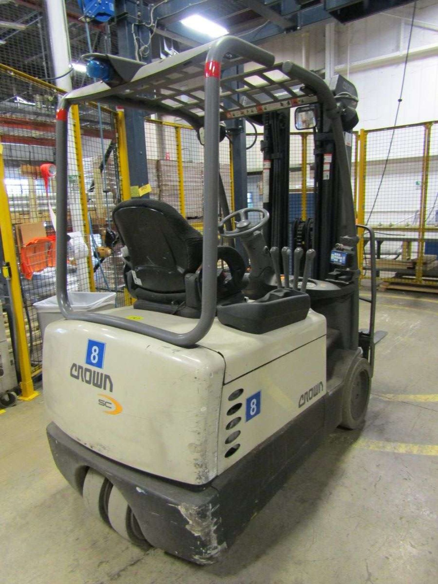 Crown SC450-40 Electric Forklift - Image 3 of 11