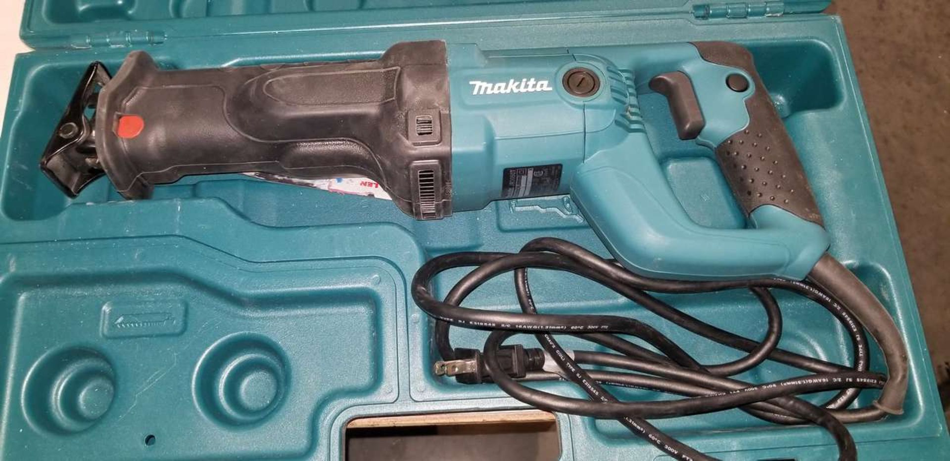 2017 Makita JR3050T Recipro Saw