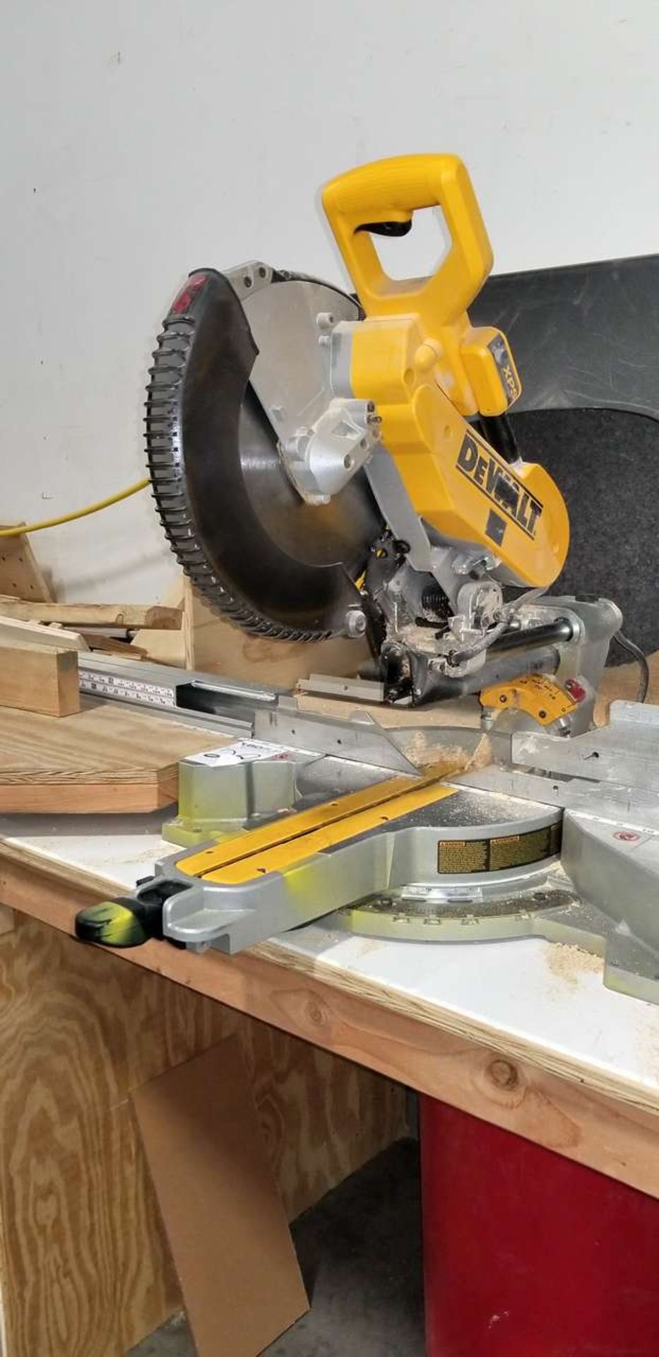 2011 DeWalt DWS780 12" Double Bevel Sliding Compound Miter Saw - Image 2 of 4