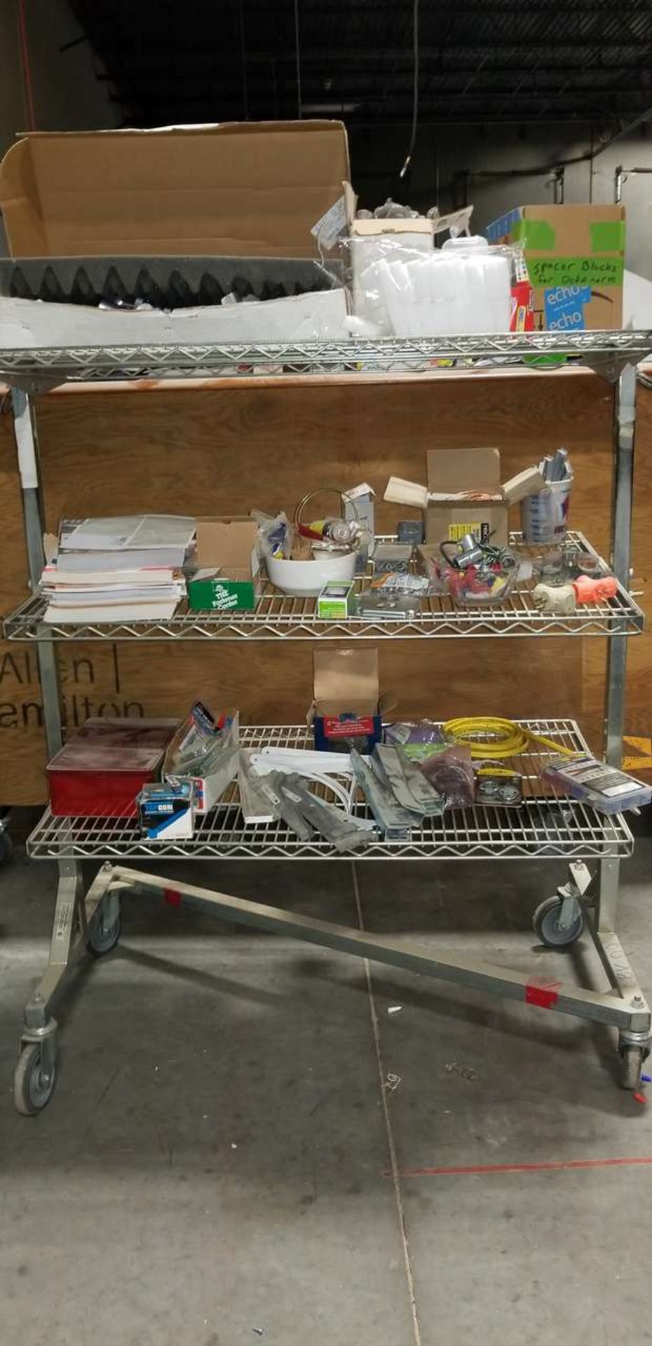 Metro Cart, Hardware Included