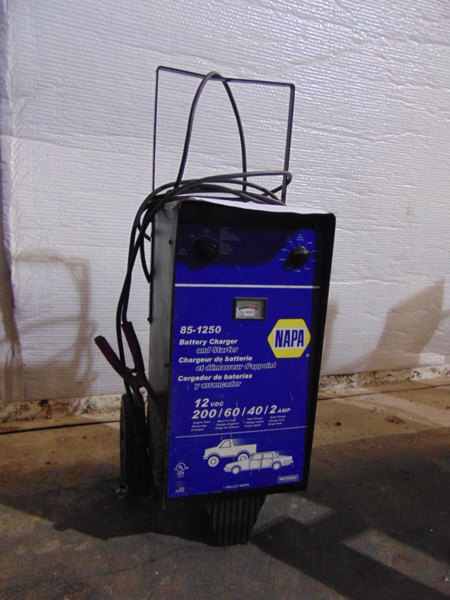 Napa Battery charger: 12V DC, 200/60/40/2 Amp, Located At: 2222 Poydras St, New Orleans, LA 70119+ - Image 3 of 3