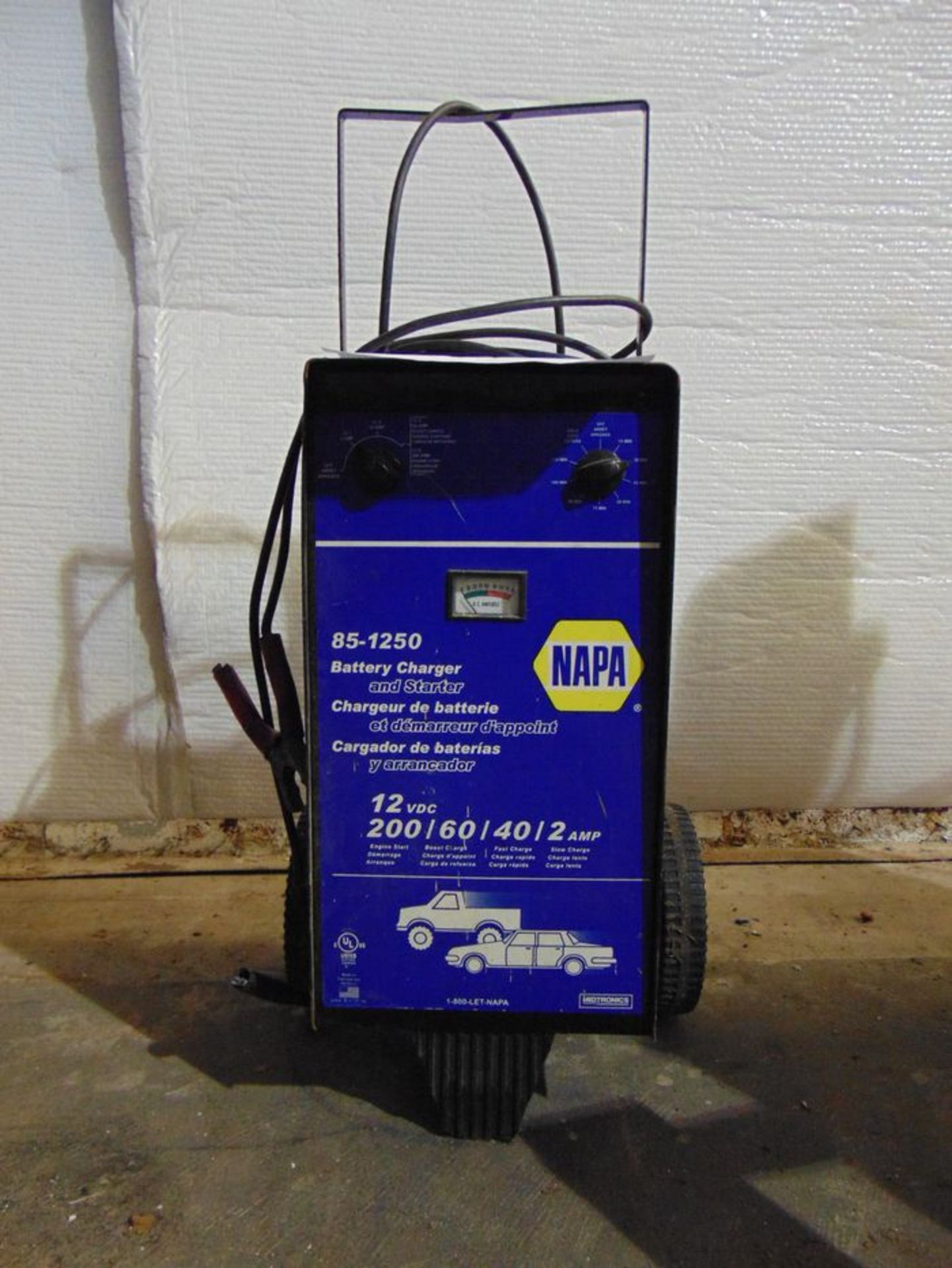 Napa Battery charger: 12V DC, 200/60/40/2 Amp, Located At: 2222 Poydras St, New Orleans, LA 70119+ - Image 2 of 3
