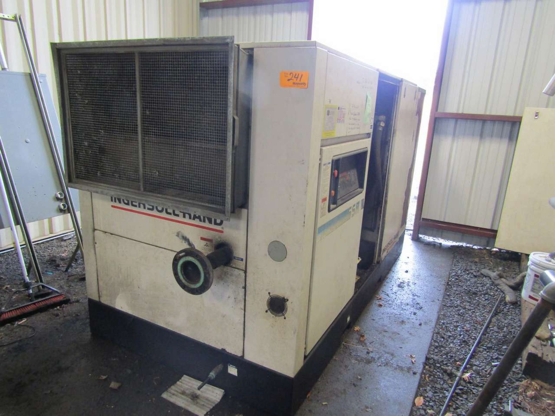 Ingersoll and Rand SSR-EP200 200 HP Compressor 892 CFM Capacity, 125 PSIG Operating Pressure, 128