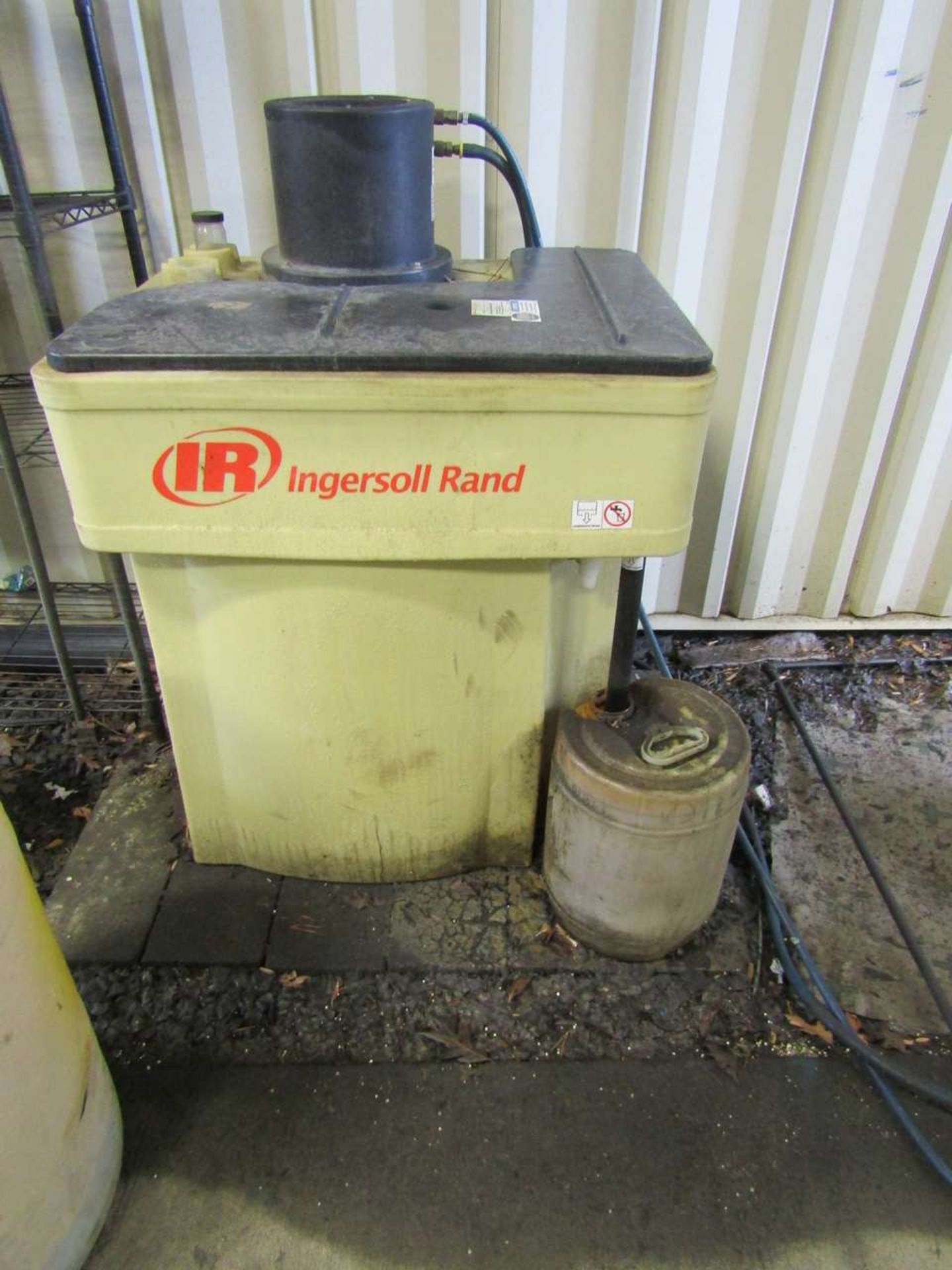 Ingersoll and Rand SSR-EP200 200 HP Compressor 892 CFM Capacity, 125 PSIG Operating Pressure, 128 - Image 5 of 5