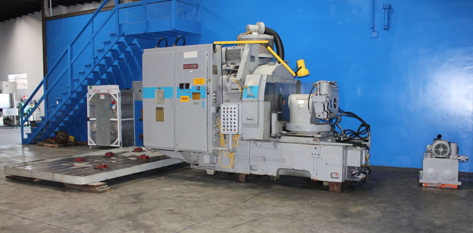 FREE LOADING - Located In: Huntington Park, CA - 1981 Gleason 120 Gear Curvic Coupling Grinder