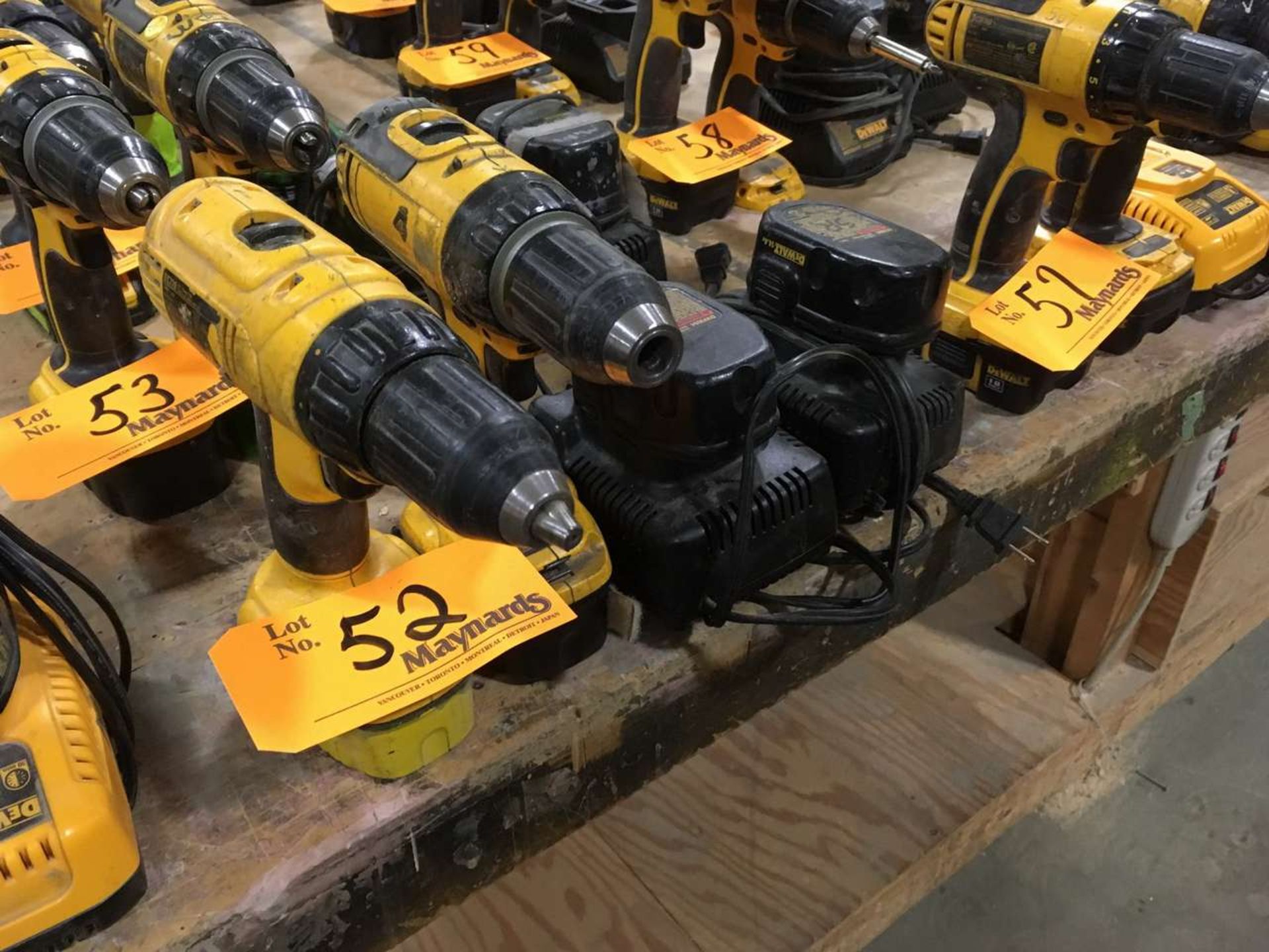 DeWalt DC728 (2) 20V Lithium Ion Cordless 1/2"(12.7mm) Drill Drivers - Image 2 of 2