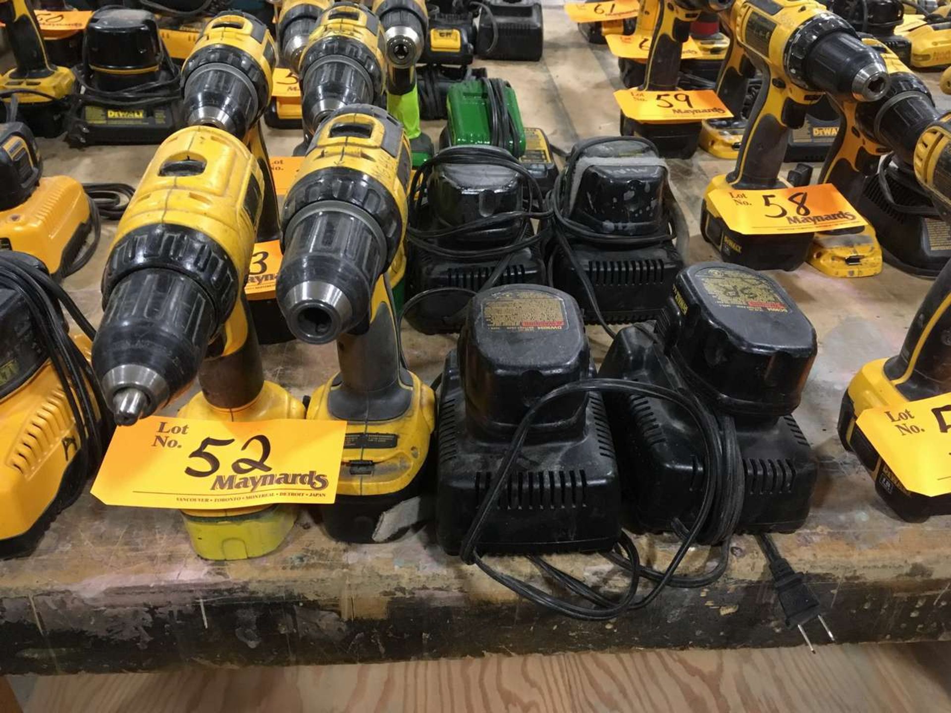 DeWalt DC728 (2) 20V Lithium Ion Cordless 1/2"(12.7mm) Drill Drivers