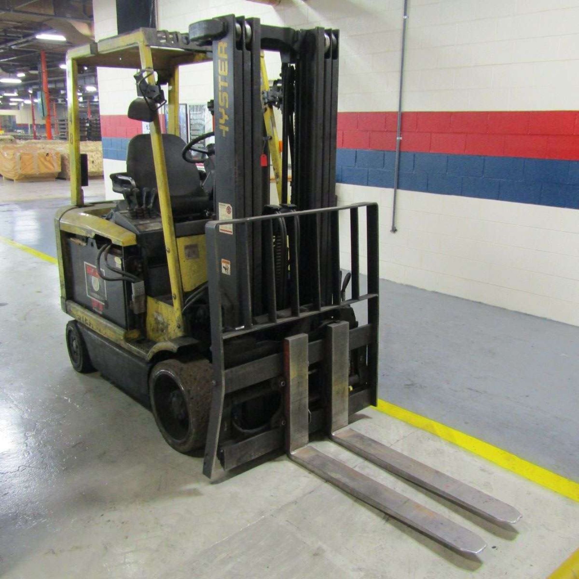 Hyster E60XM-33 Fork Lift - Image 2 of 5