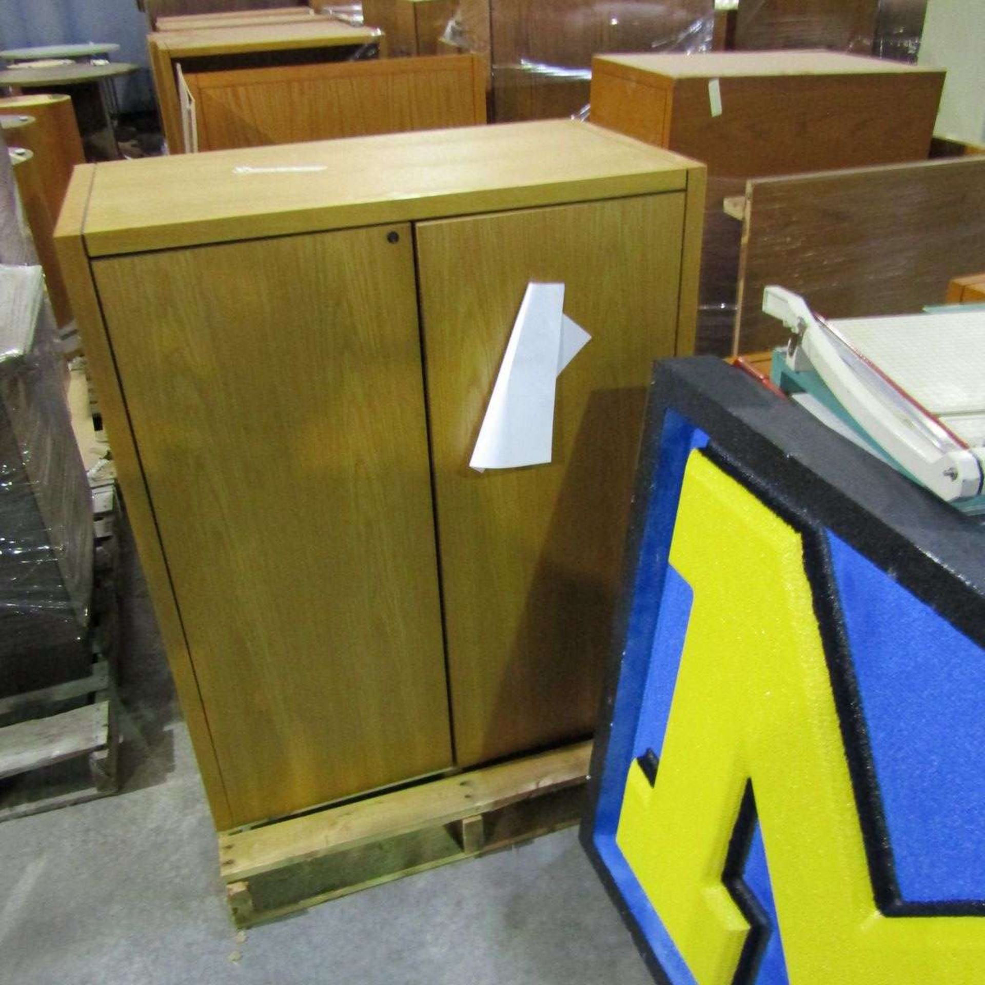 Lot of Various Size Wooden and Metal Cabinets - Bild 5 aus 6