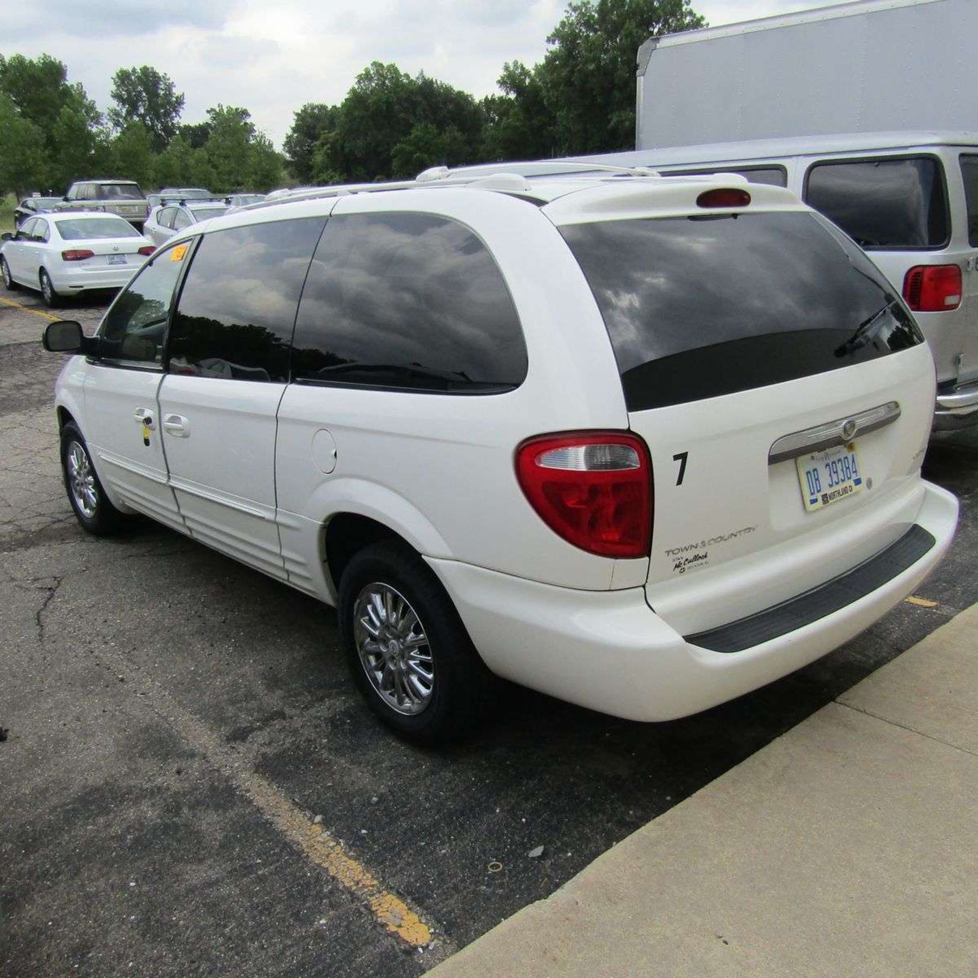 2003 Chrysler Town and Country Mini Van - Image 4 of 7