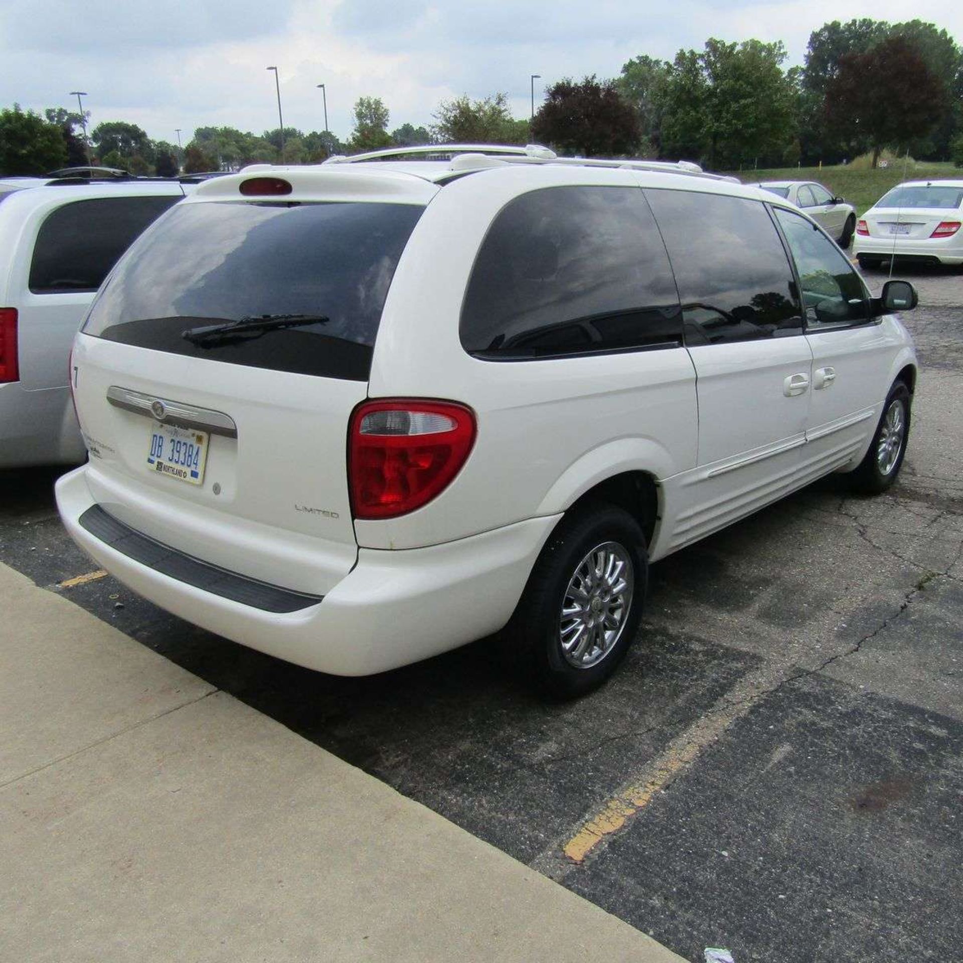 2003 Chrysler Town and Country Mini Van - Image 3 of 7