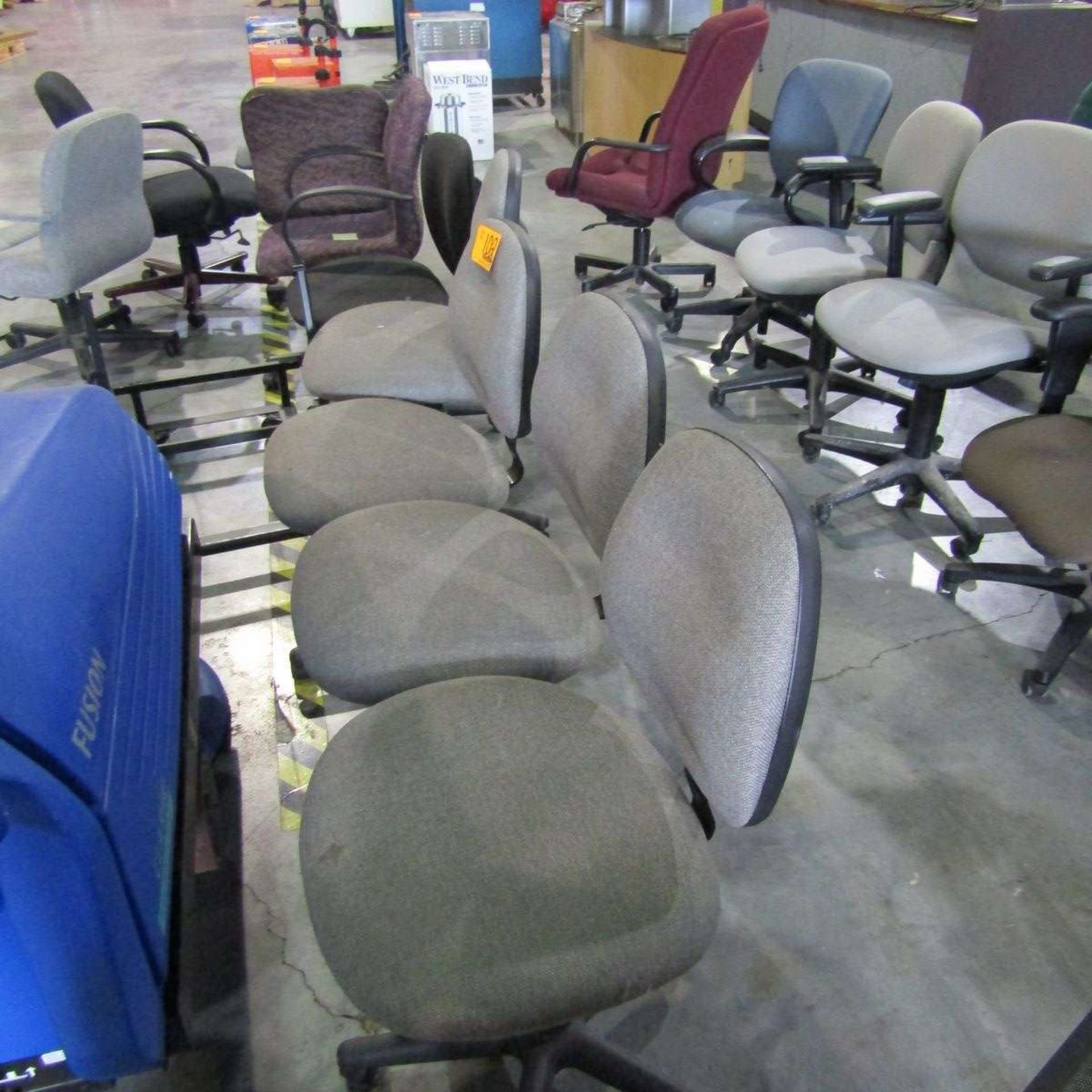 Lot of Assorted Style Office Chairs - Image 2 of 5
