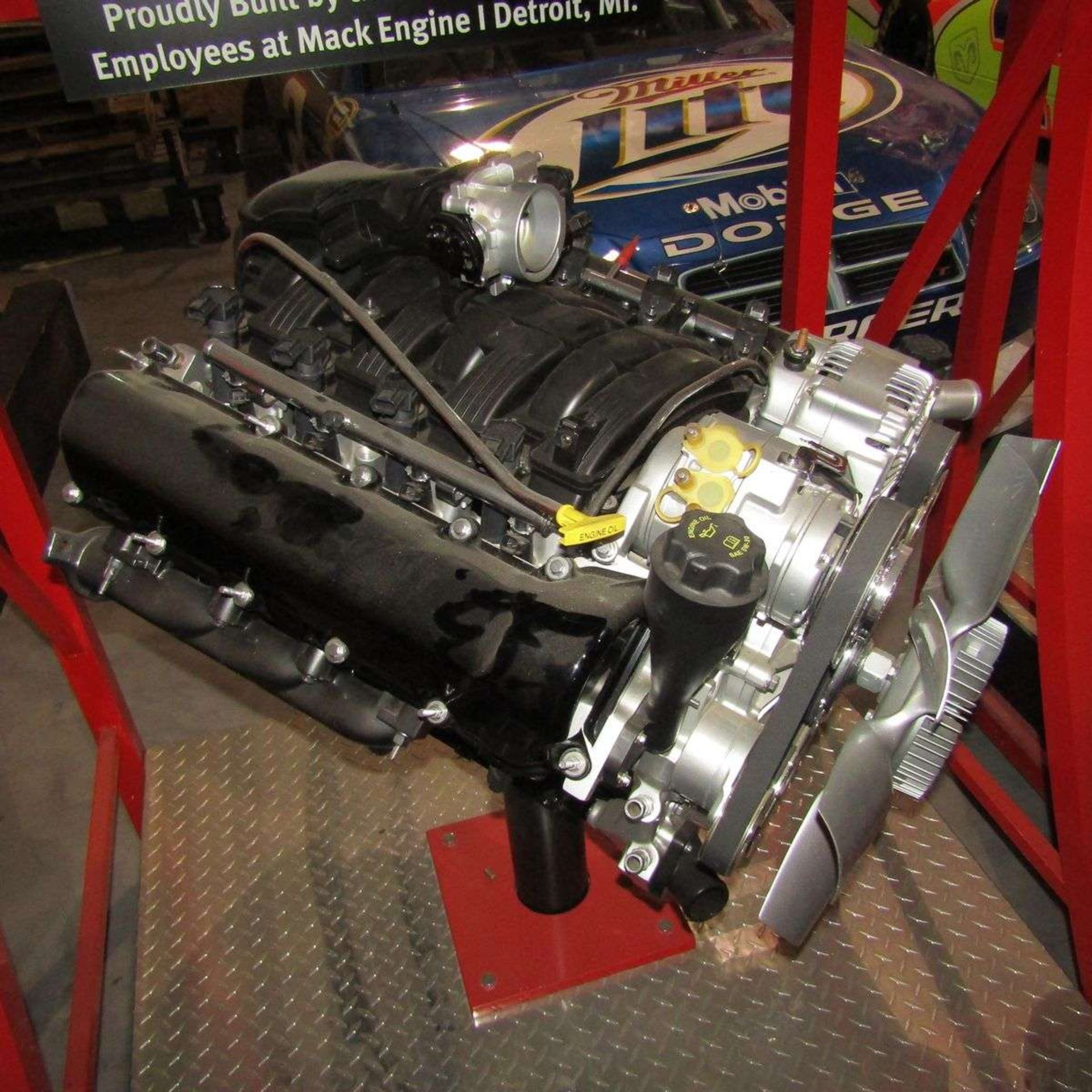 Dodge Magnum Engine - Image 2 of 2