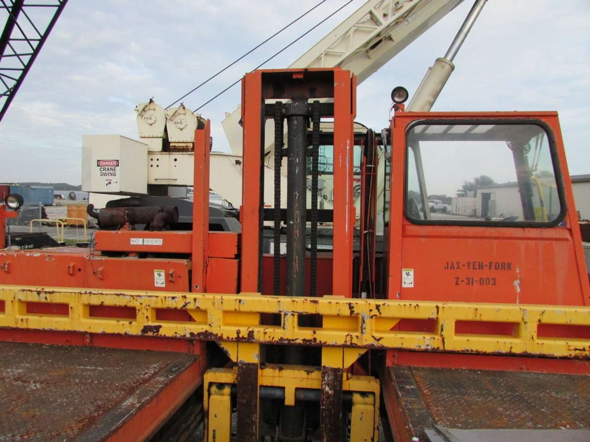 1997 Boss 567-5C2 Side Loading Fork Truck - Image 10 of 17