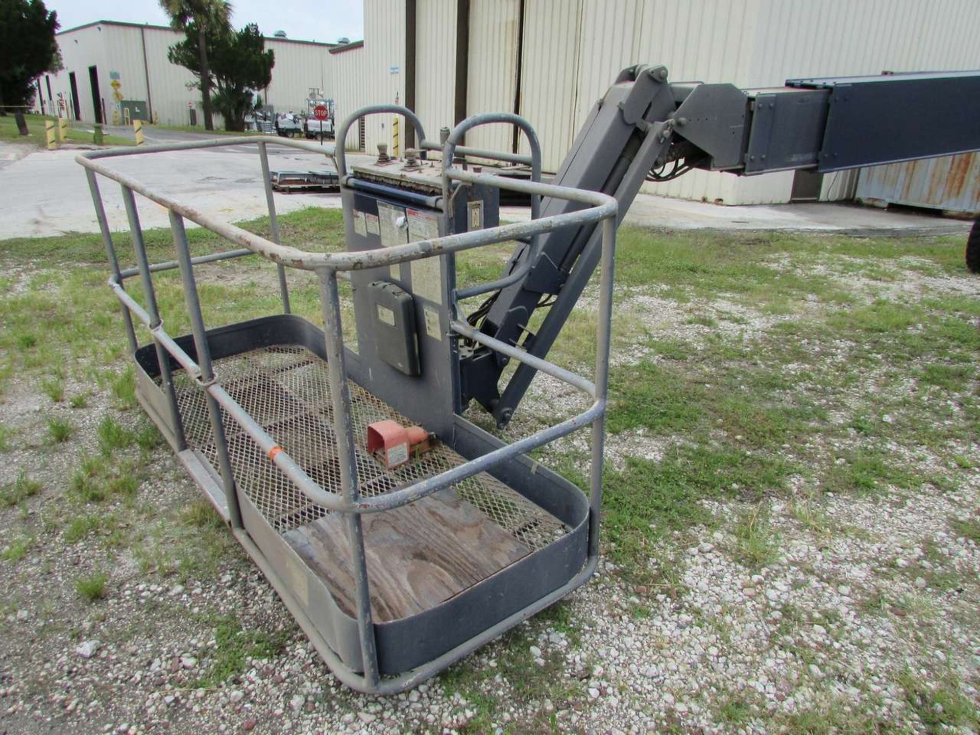 2000 Genie S-85 2WD High Reach Telescoping Boom Man Basket - Image 5 of 23