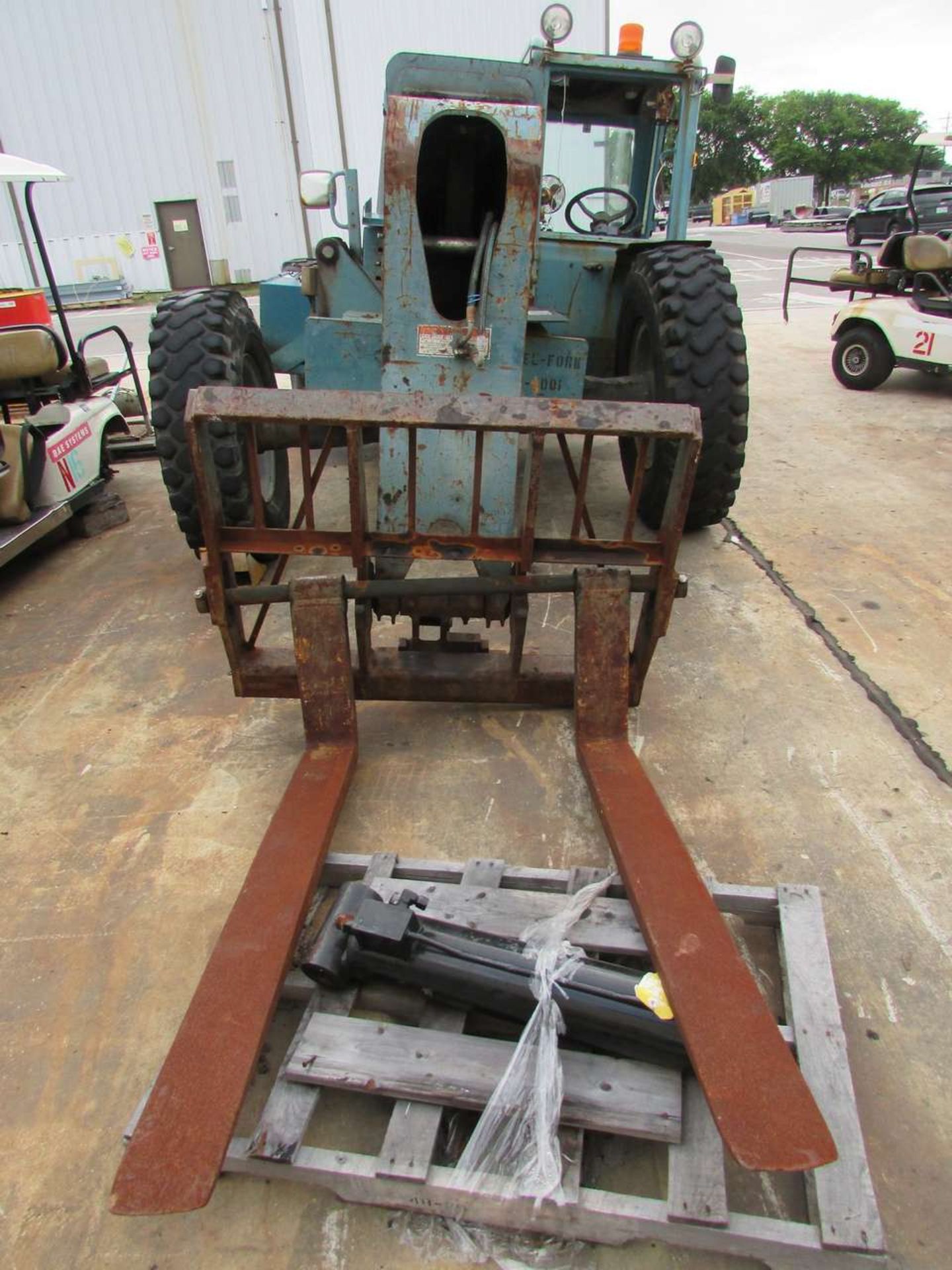 2005 Gradall 534D-9 Diesel Telescoping All Terrain Fork Truck - Image 8 of 14